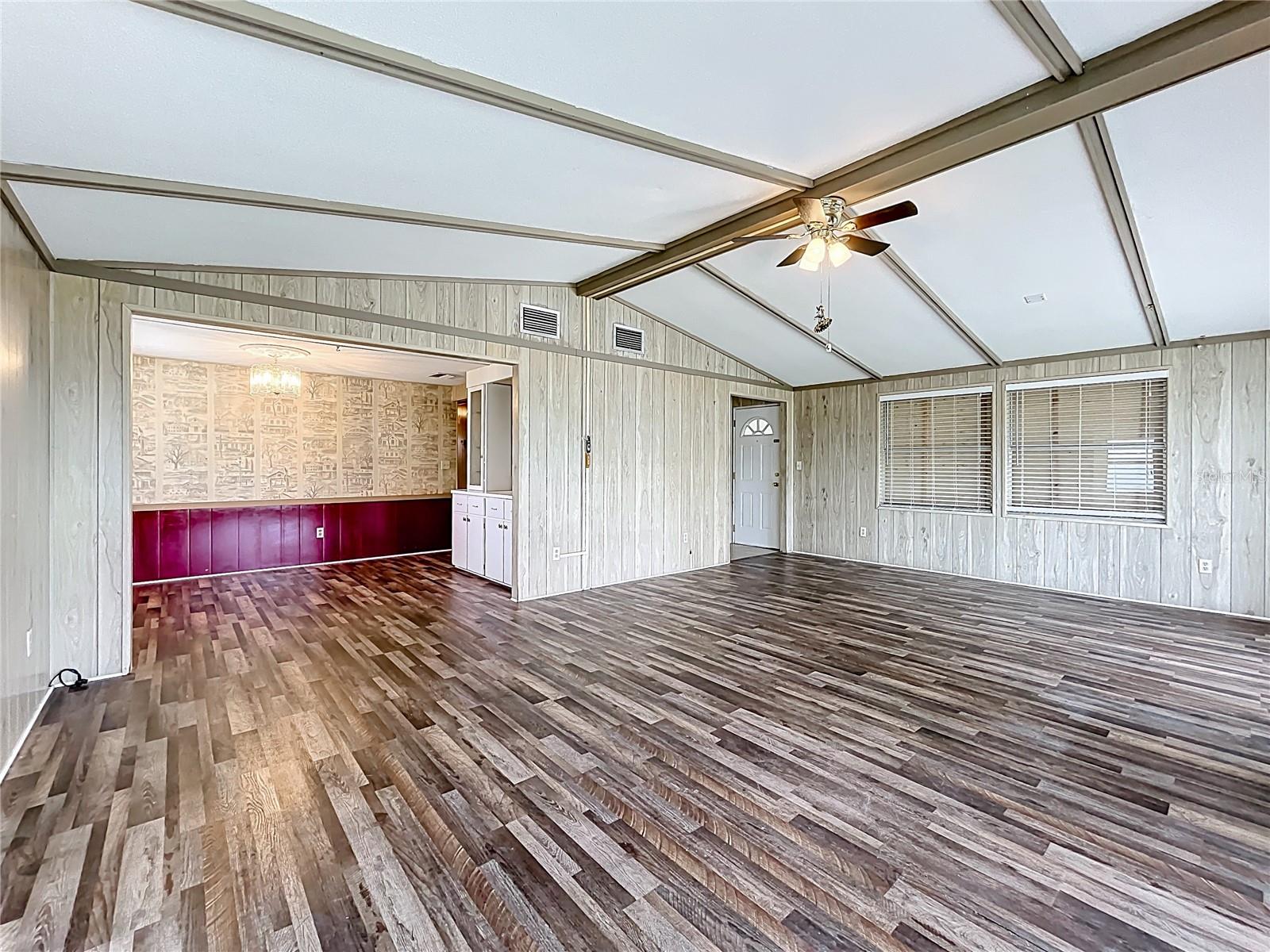 Image 11 of 48 For 1237 Elkhart Circle