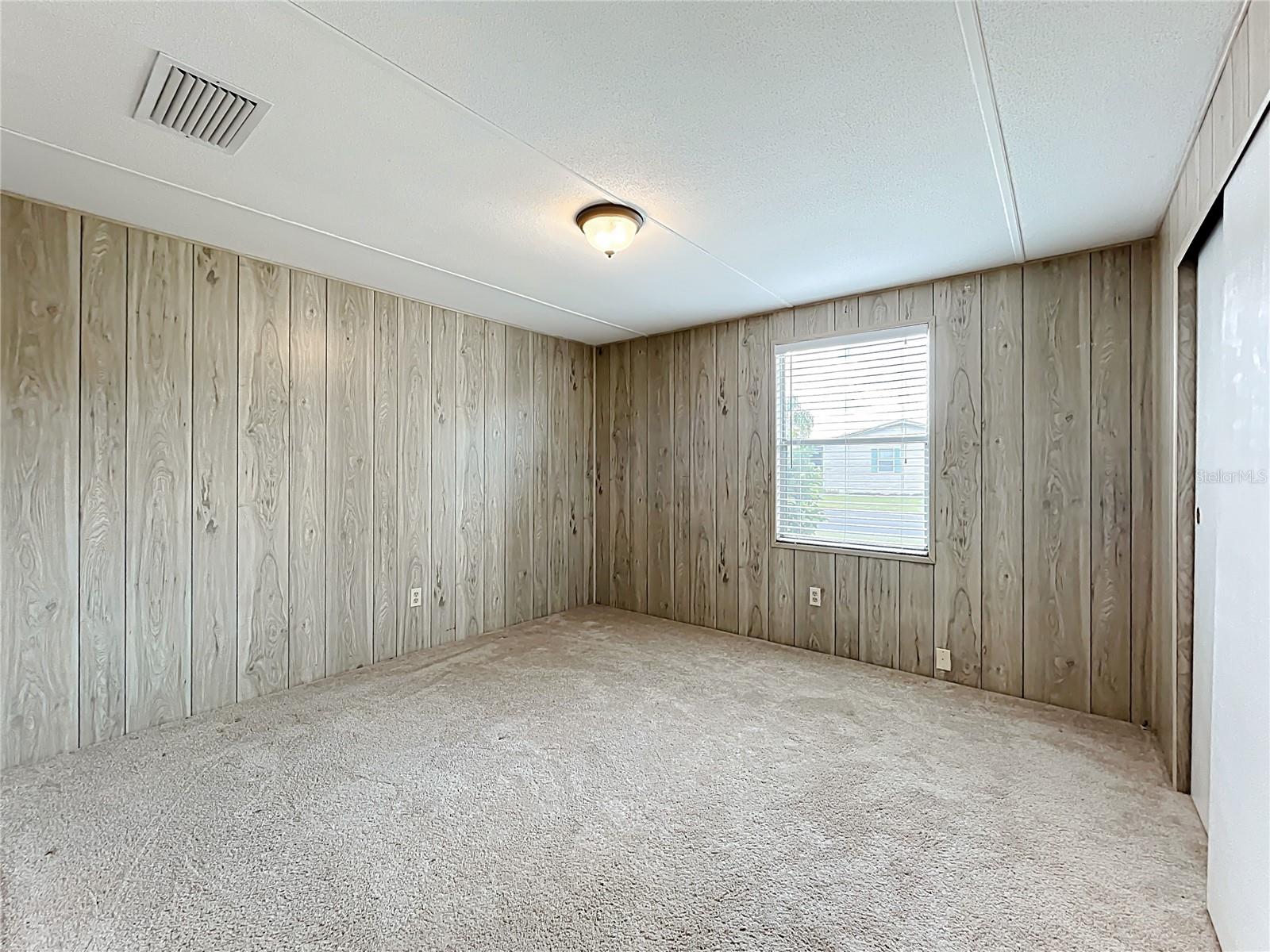 Image 18 of 48 For 1237 Elkhart Circle
