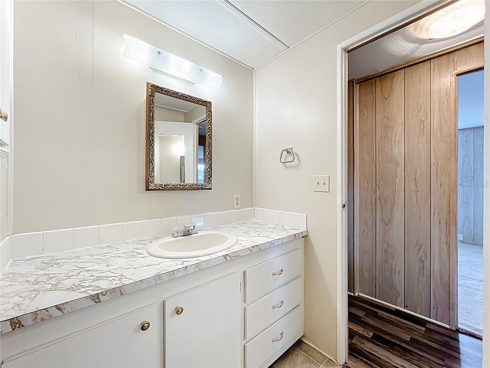 Image 22 of 48 For 1237 Elkhart Circle