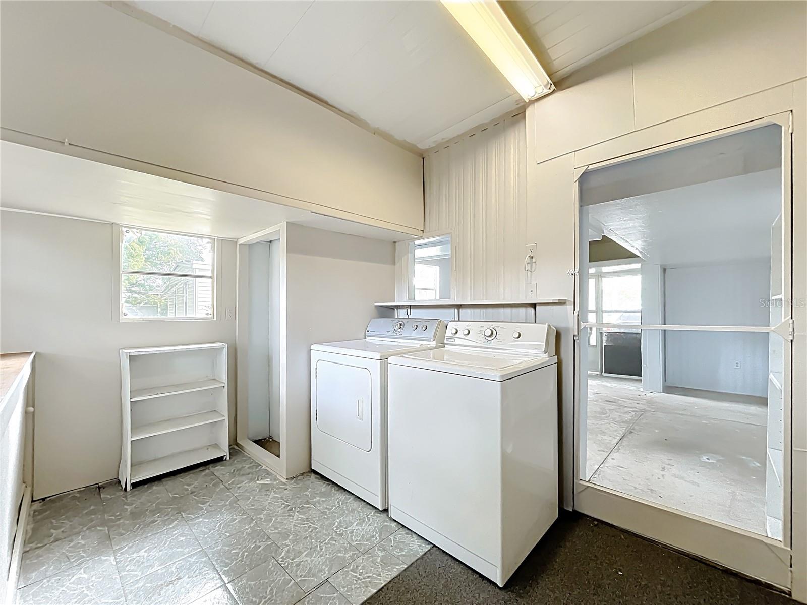 Image 33 of 48 For 1237 Elkhart Circle