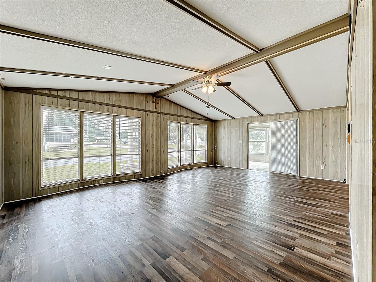 Image 7 of 48 For 1237 Elkhart Circle