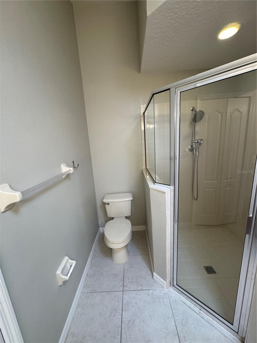 Image 14 of 23 For 33 Spring Glen Drive