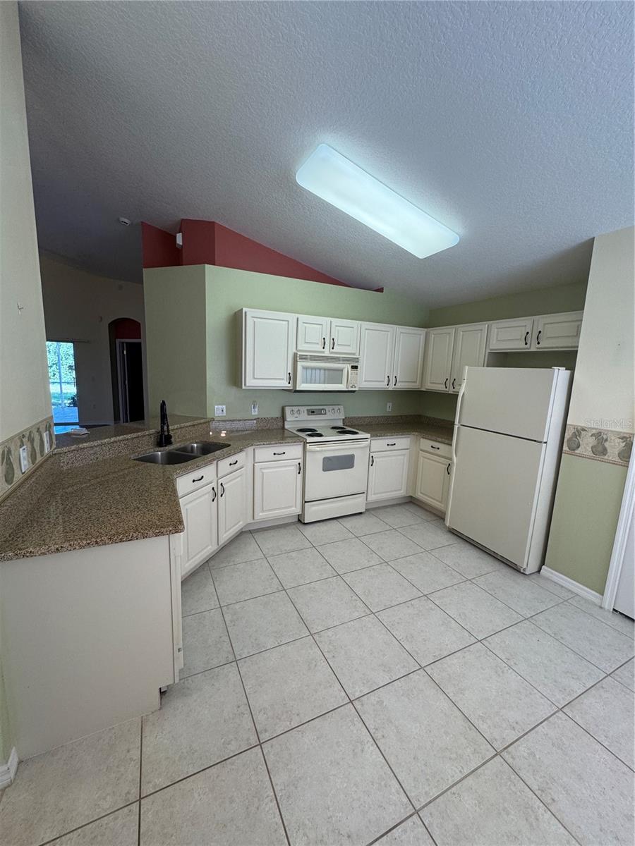 Image 3 of 23 For 33 Spring Glen Drive