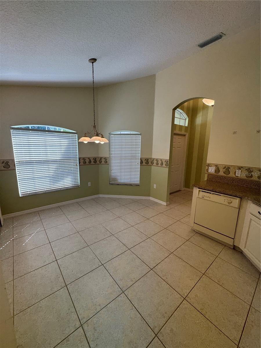 Image 5 of 23 For 33 Spring Glen Drive