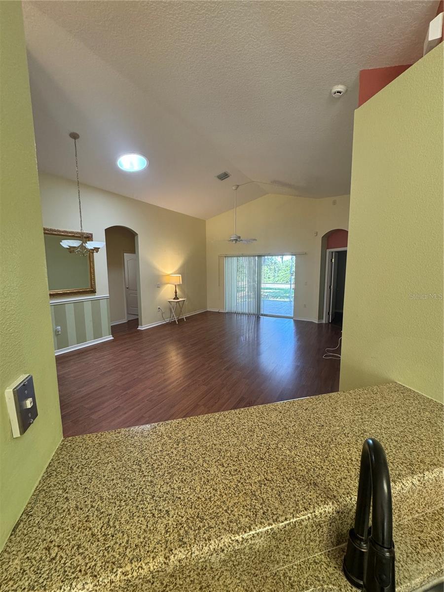 Image 7 of 23 For 33 Spring Glen Drive