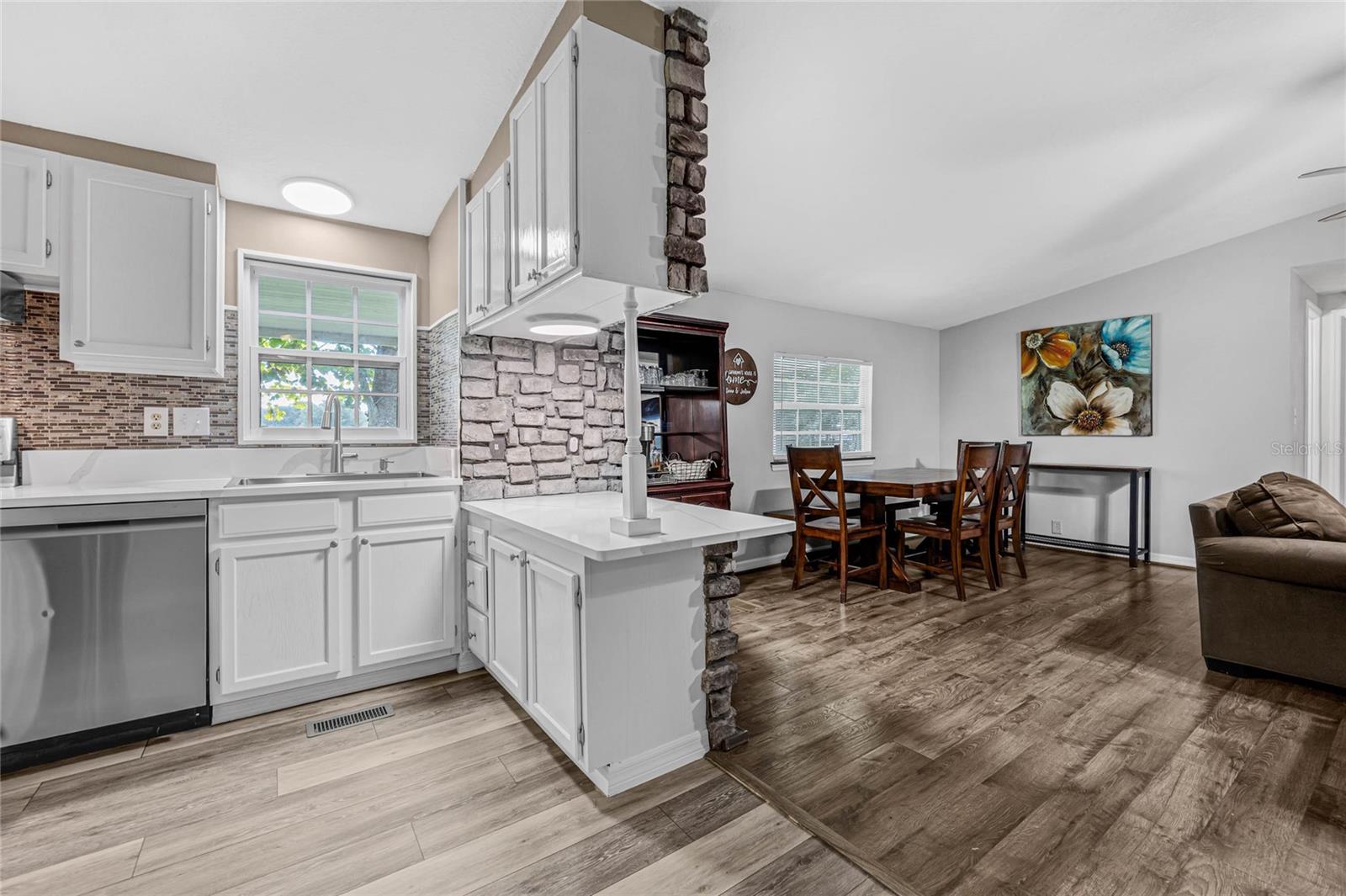 Image 14 of 38 For 14438 Cr 561a