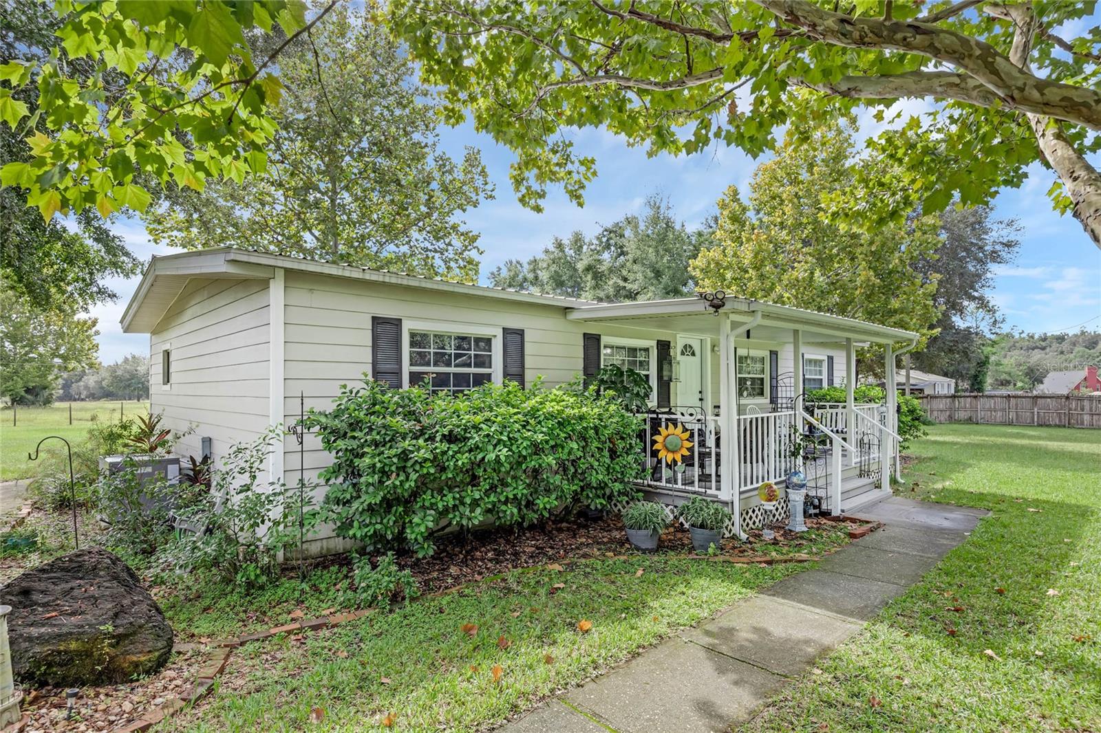Image 2 of 38 For 14438 Cr 561a