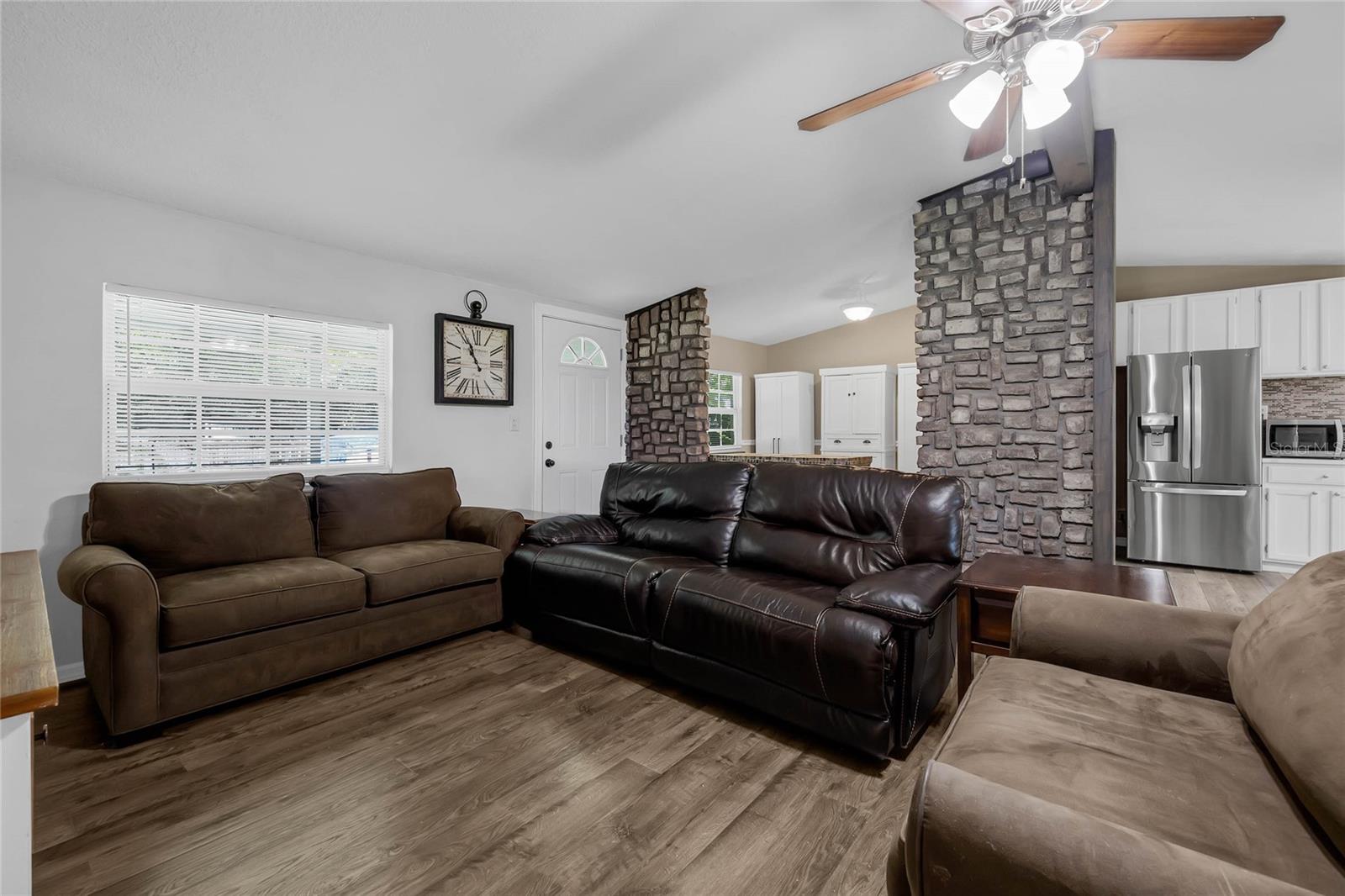 Image 9 of 38 For 14438 Cr 561a