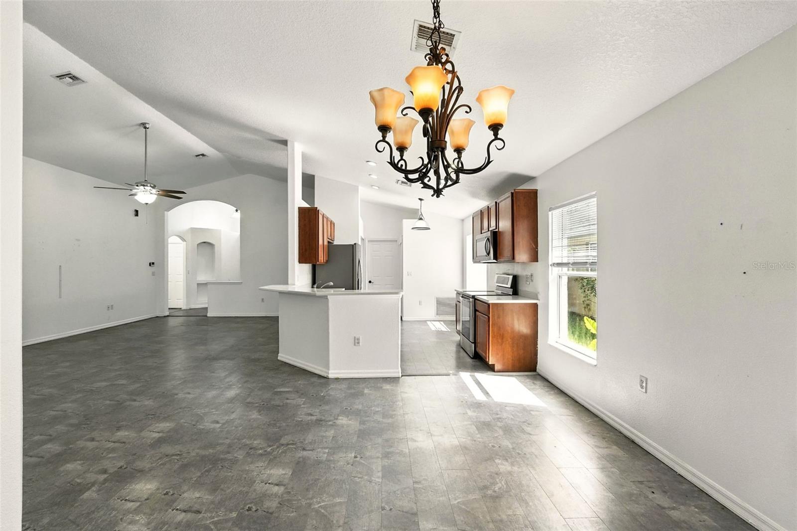 Image 13 of 34 For 10408 Stonepark Drive