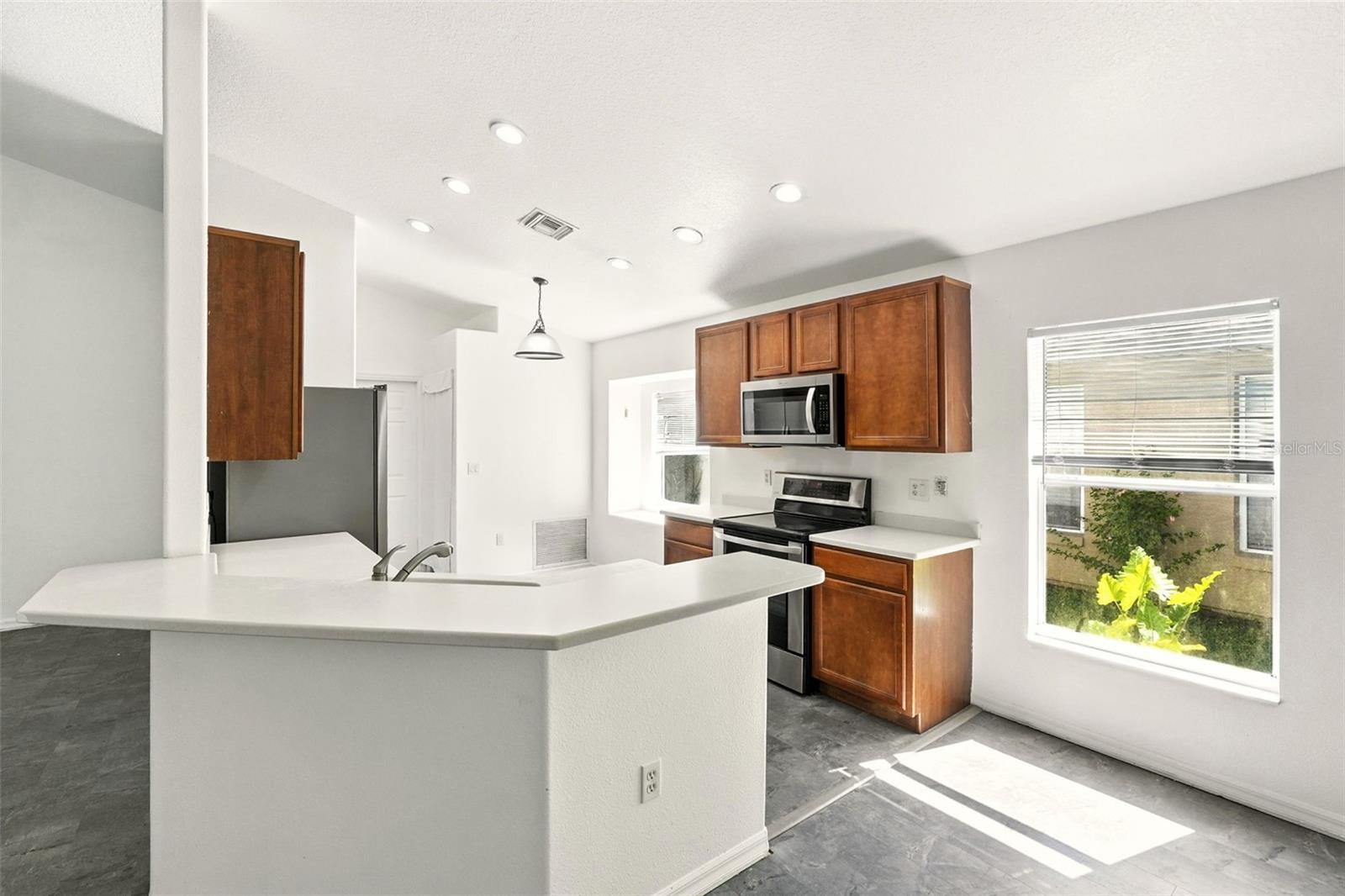 Image 14 of 34 For 10408 Stonepark Drive