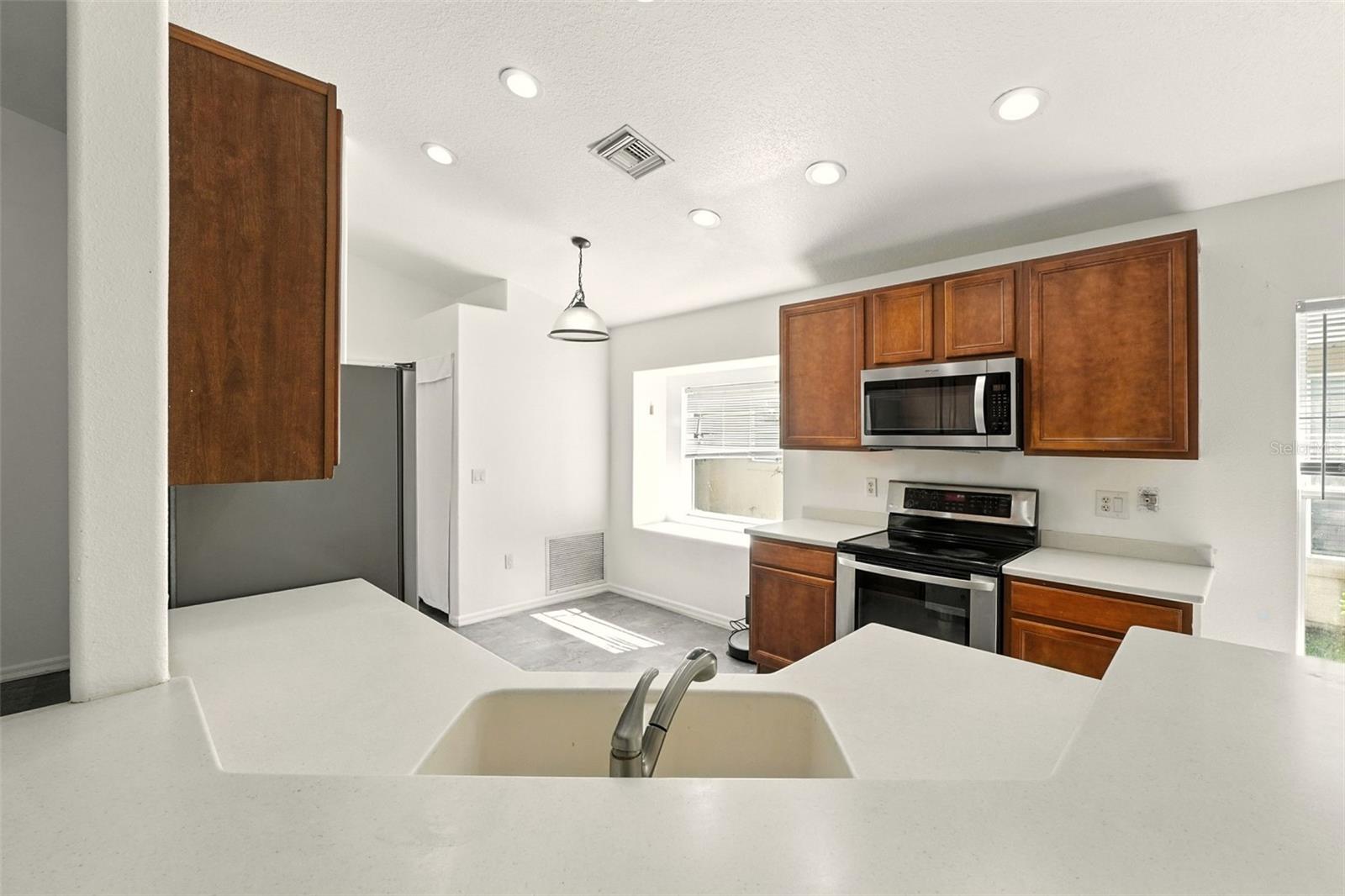 Image 15 of 34 For 10408 Stonepark Drive