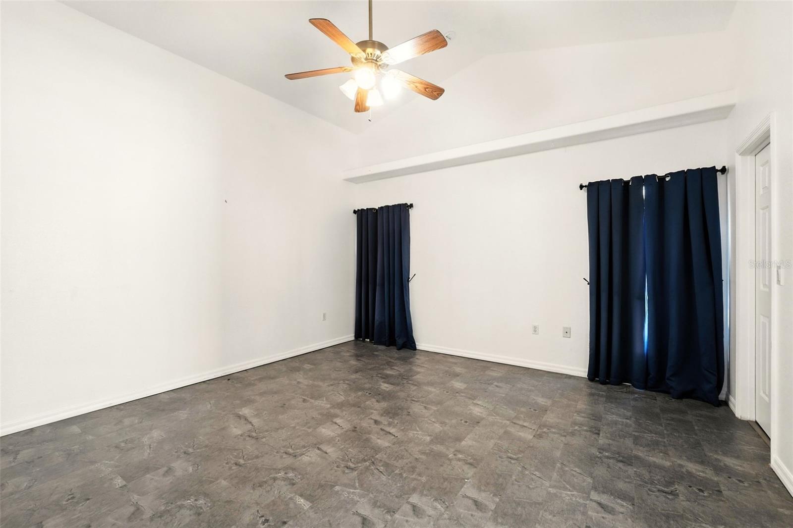 Image 21 of 34 For 10408 Stonepark Drive