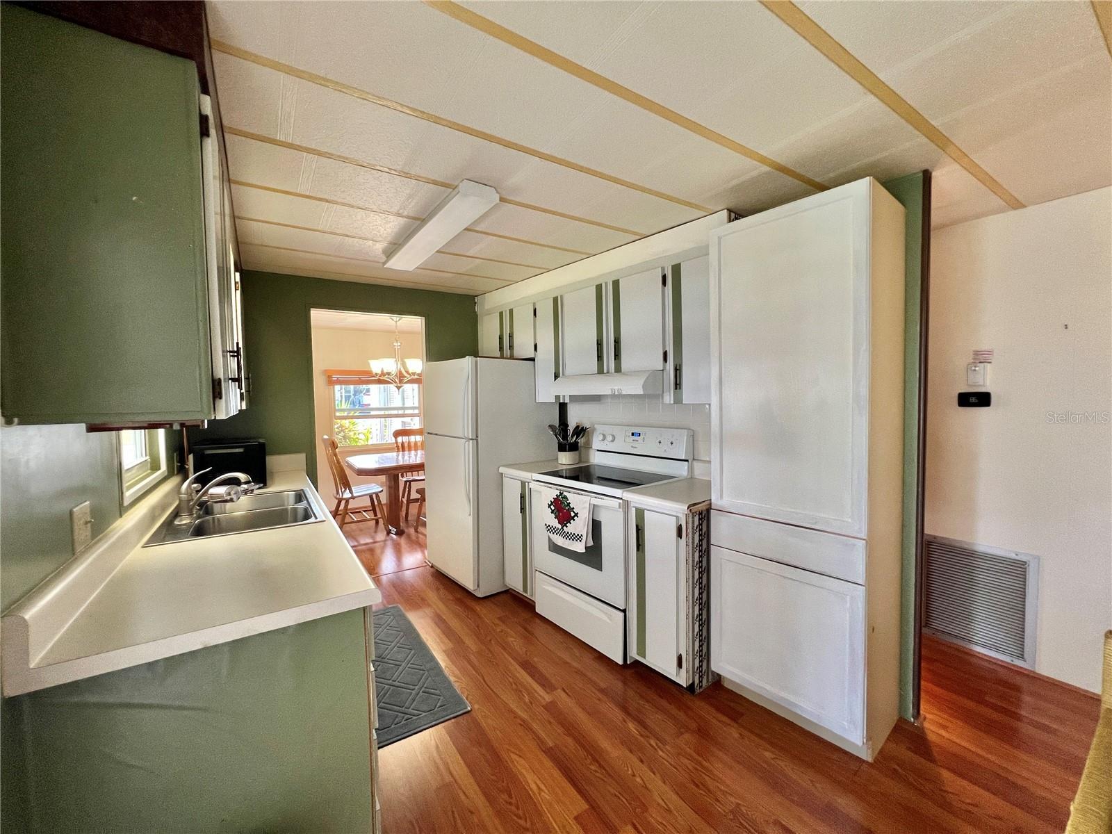Image 11 of 62 For 203 Aspen Circle