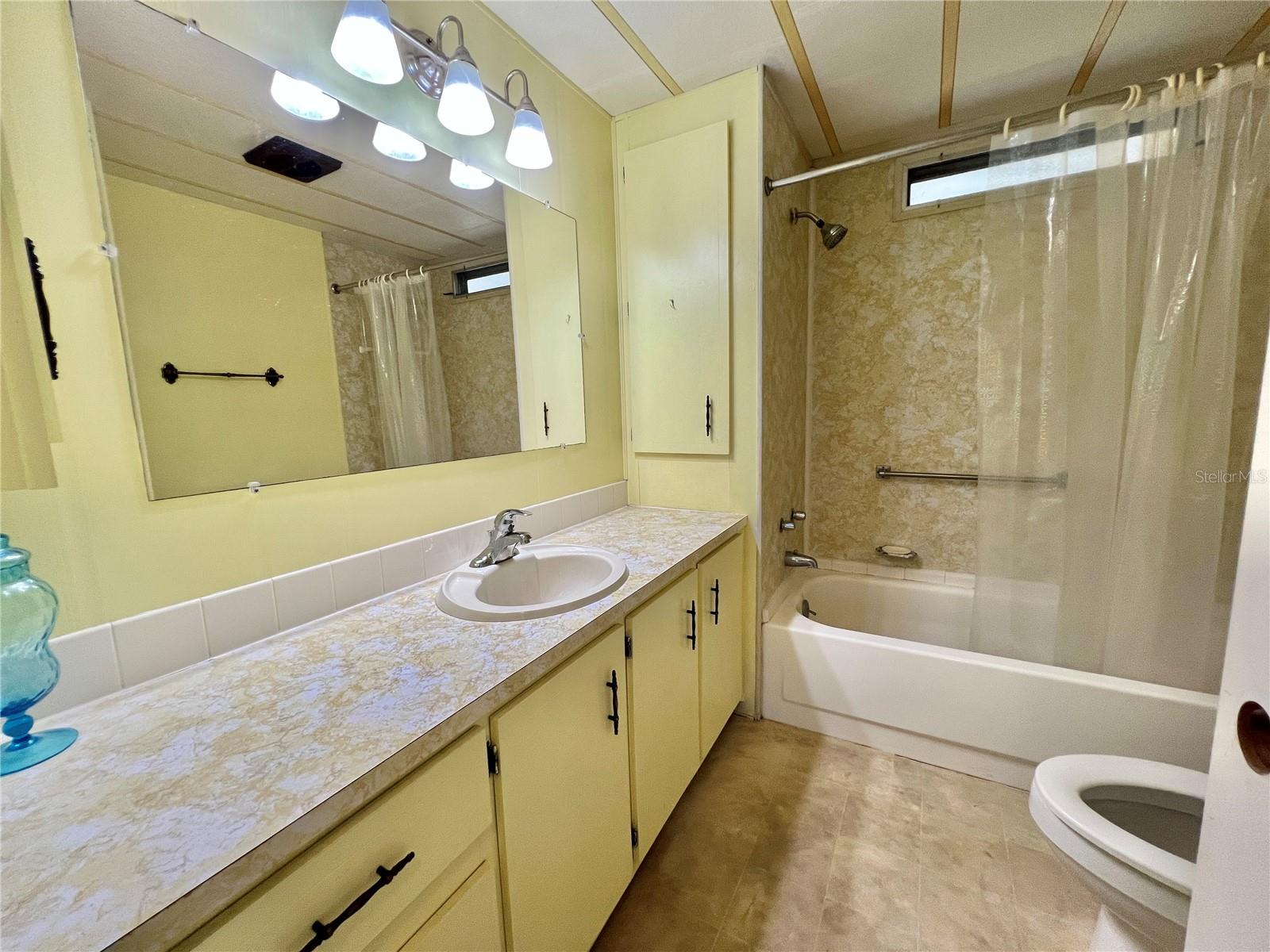 Image 43 of 62 For 203 Aspen Circle