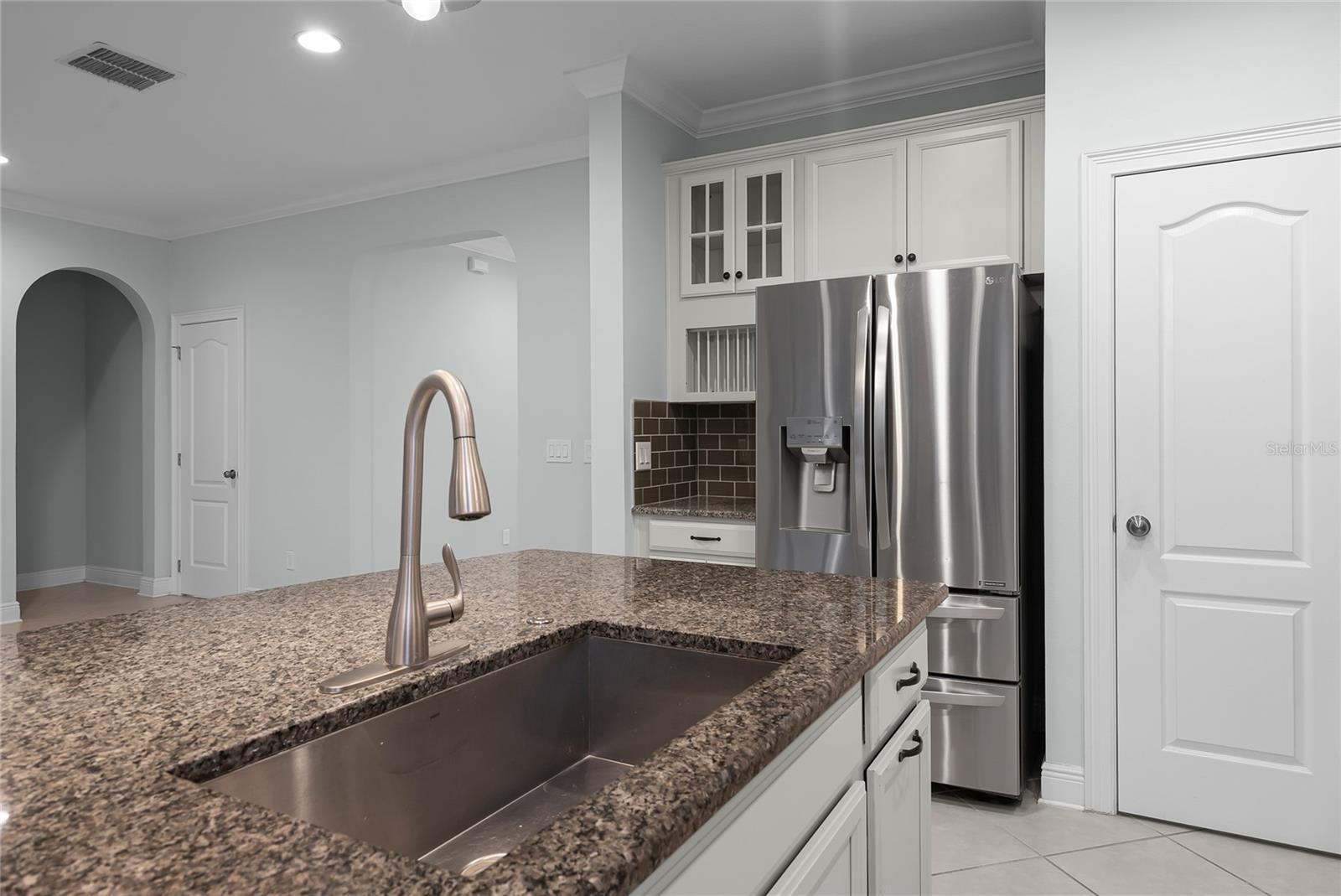 Image 11 of 35 For 2062 Redbay Avenue