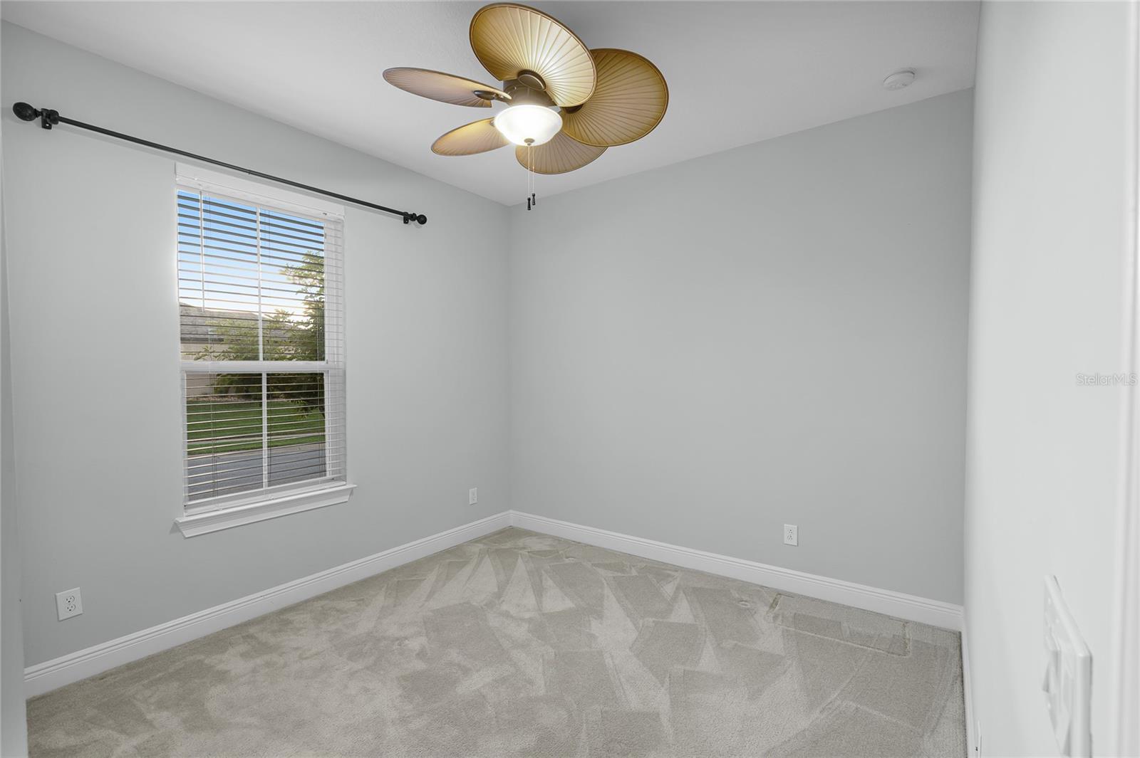 Image 23 of 35 For 2062 Redbay Avenue