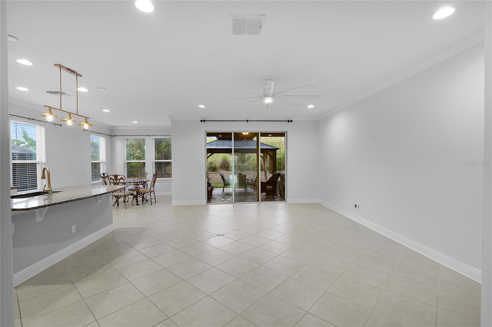 Image 5 of 35 For 2062 Redbay Avenue