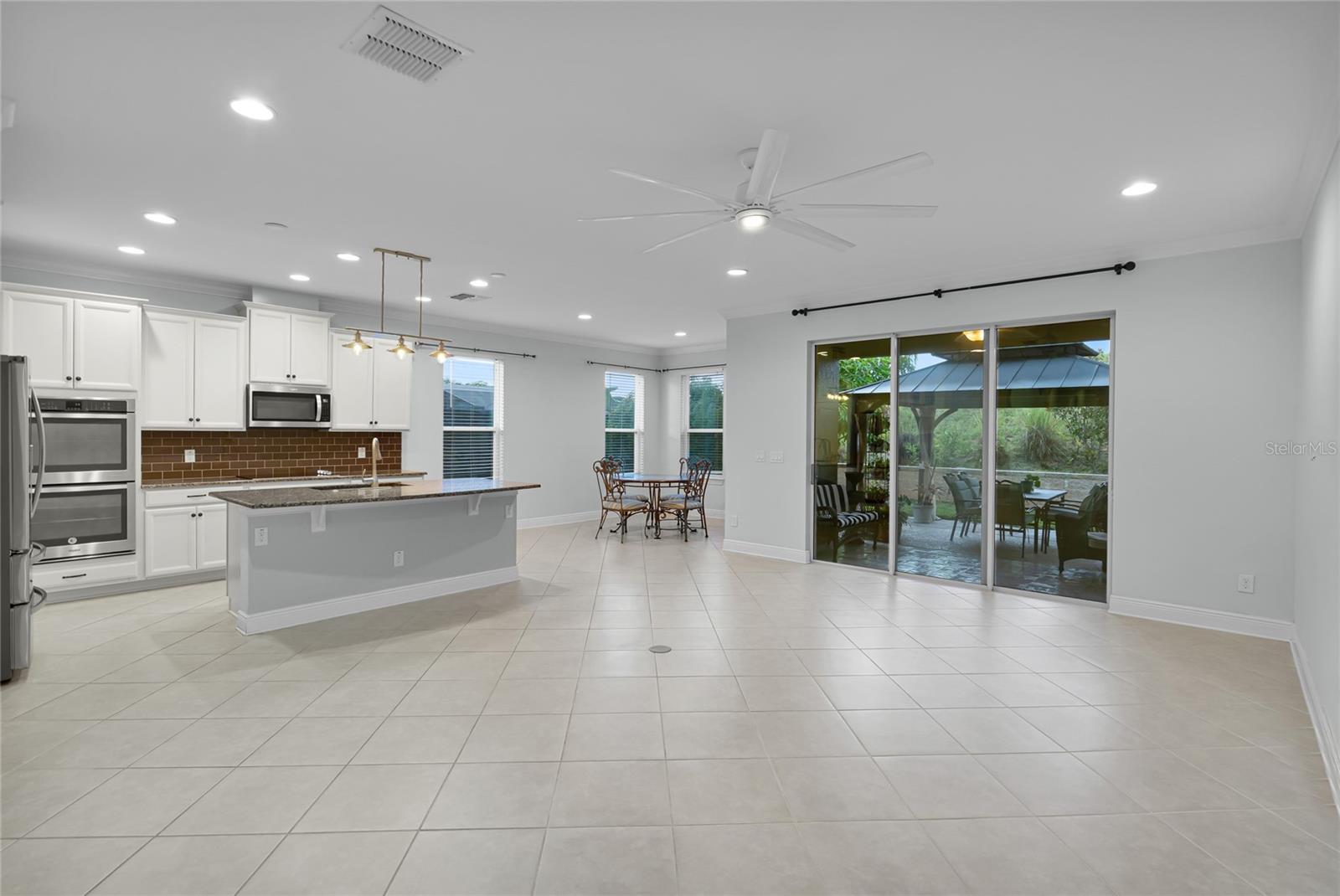 Image 6 of 35 For 2062 Redbay Avenue