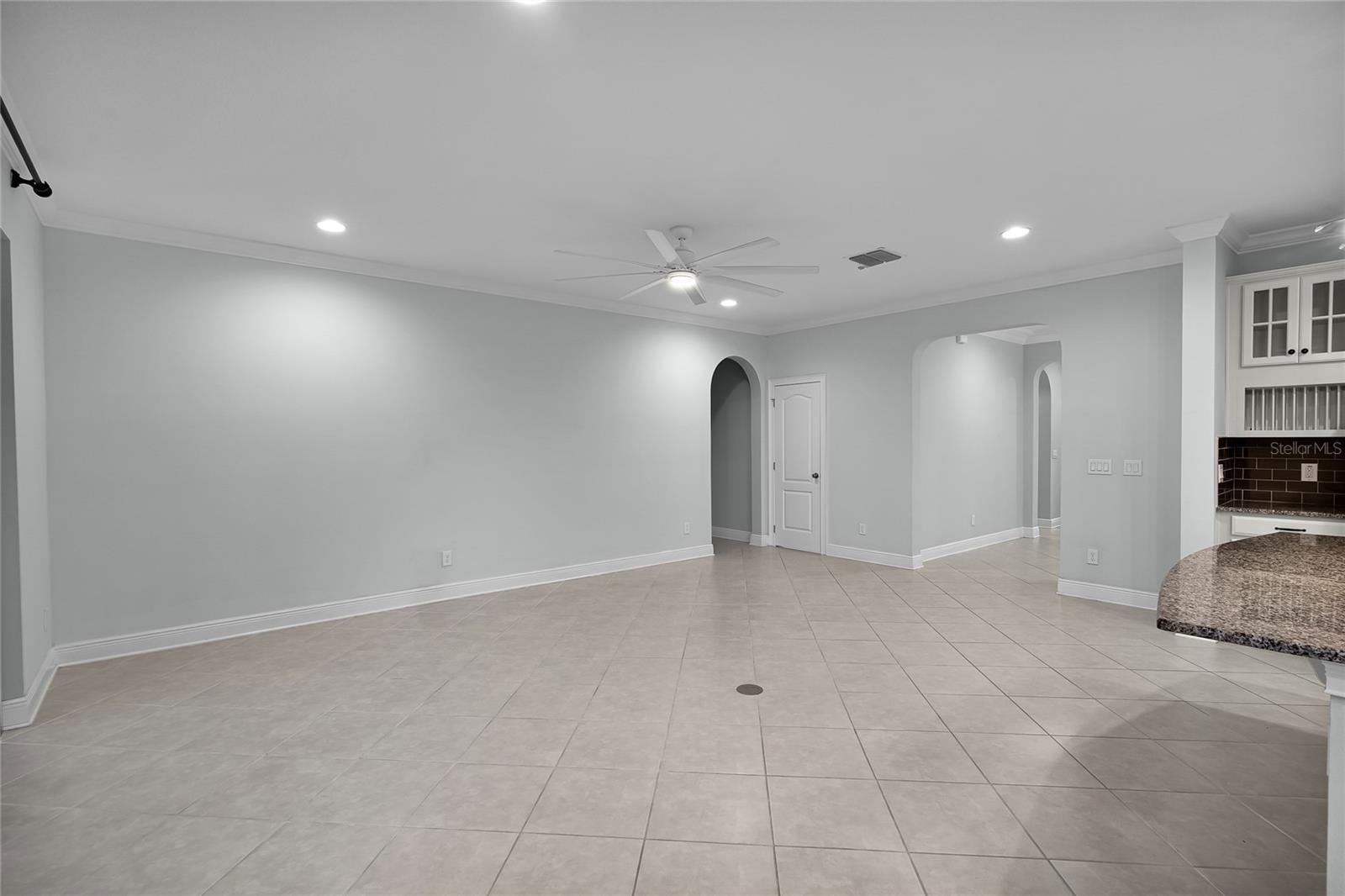 Image 7 of 35 For 2062 Redbay Avenue