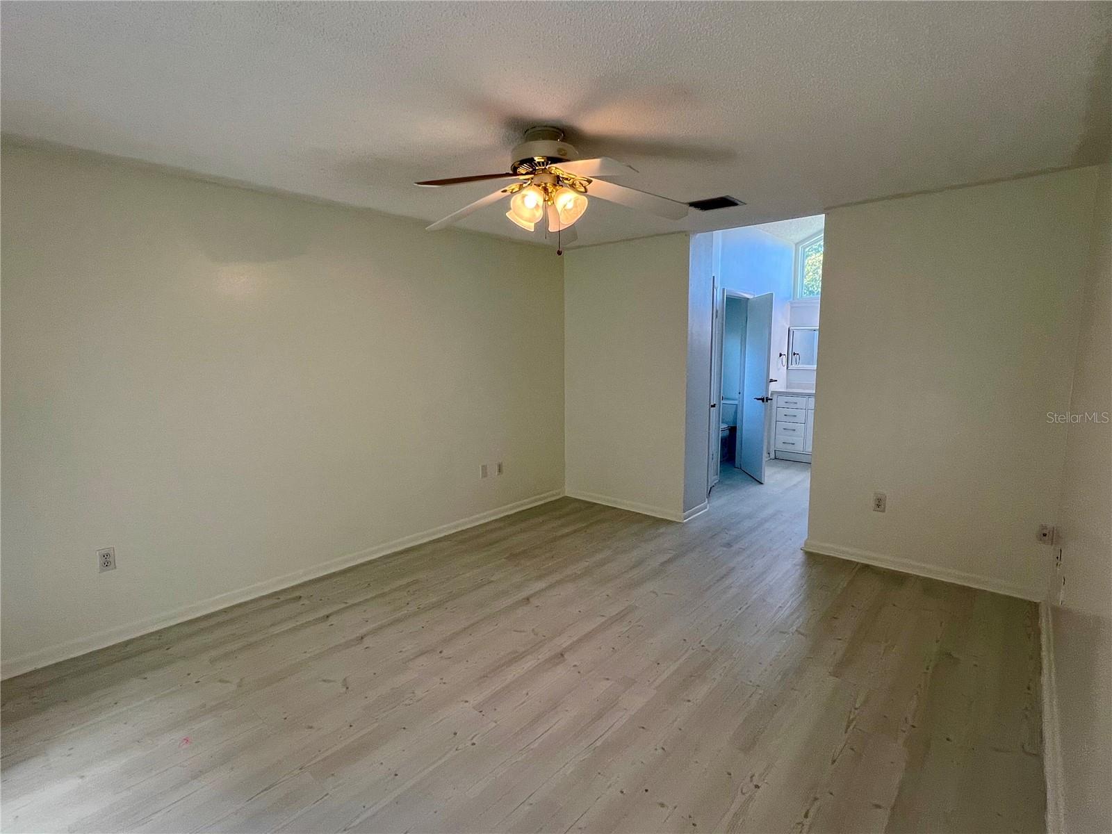 Image 14 of 21 For 117 Ridgecrest Drive