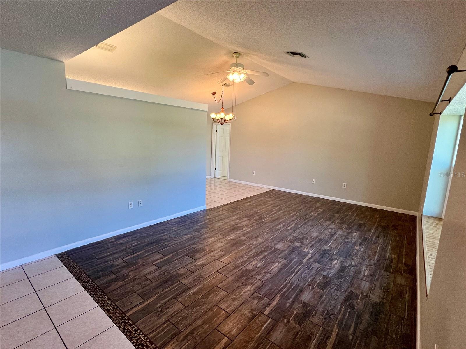 Image 2 of 21 For 117 Ridgecrest Drive
