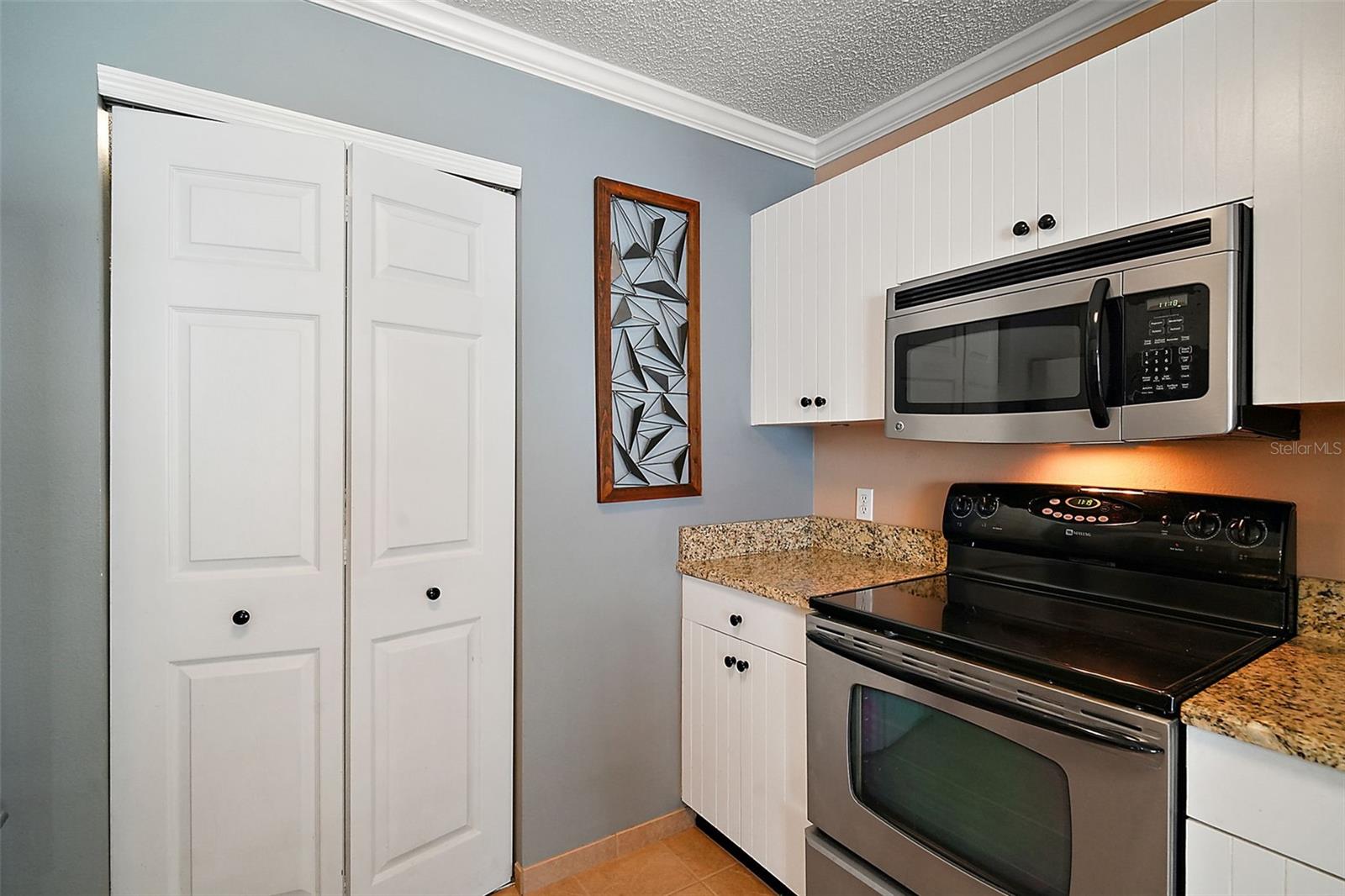 Image 5 of 30 For 724 Dumas Street