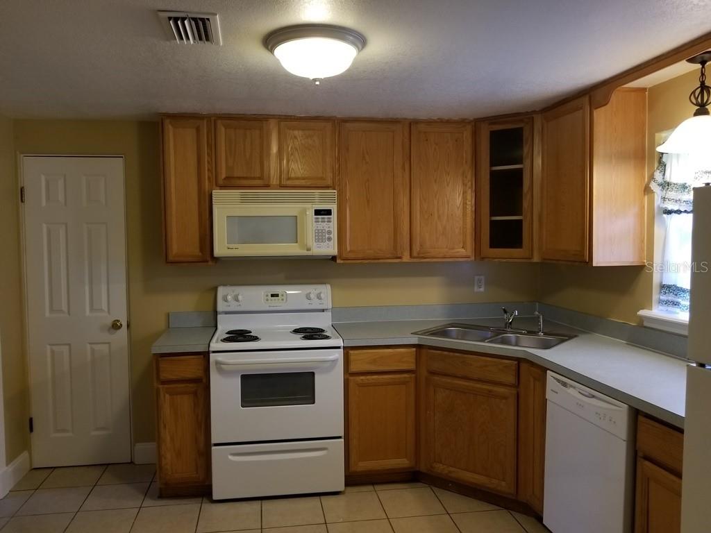 Image 3 of 18 For 1198 Sherman Avenue