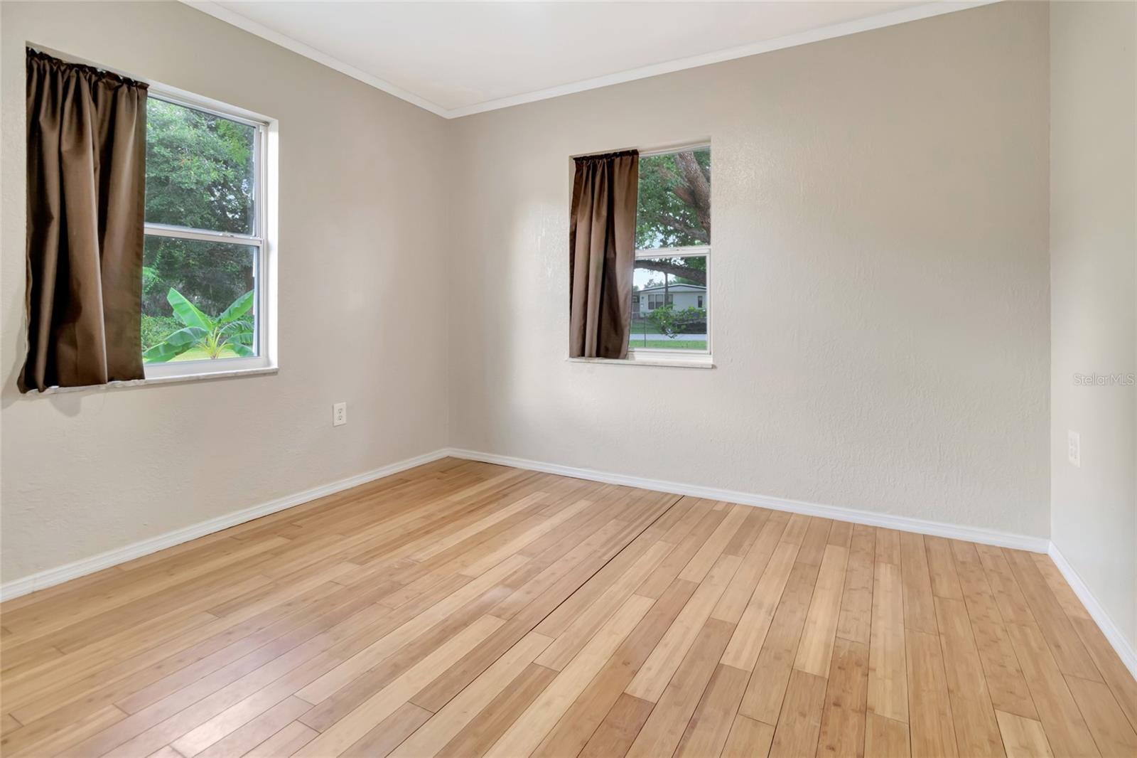 Image 10 of 29 For 4723 Oak Street