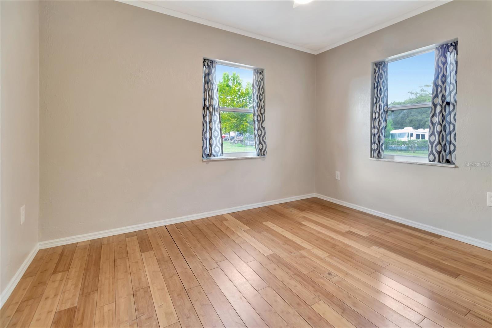 Image 12 of 29 For 4723 Oak Street