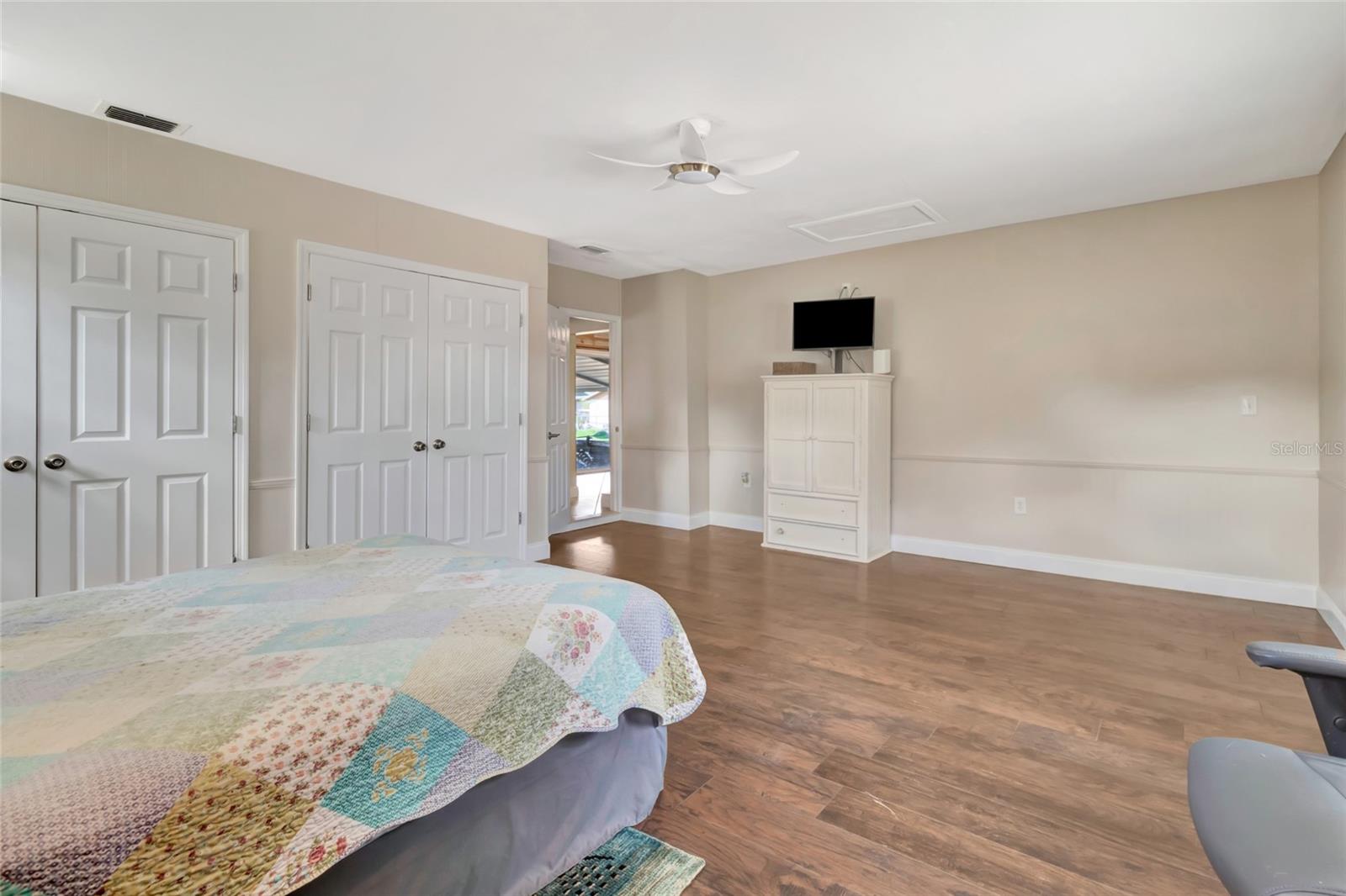 Image 22 of 29 For 4723 Oak Street