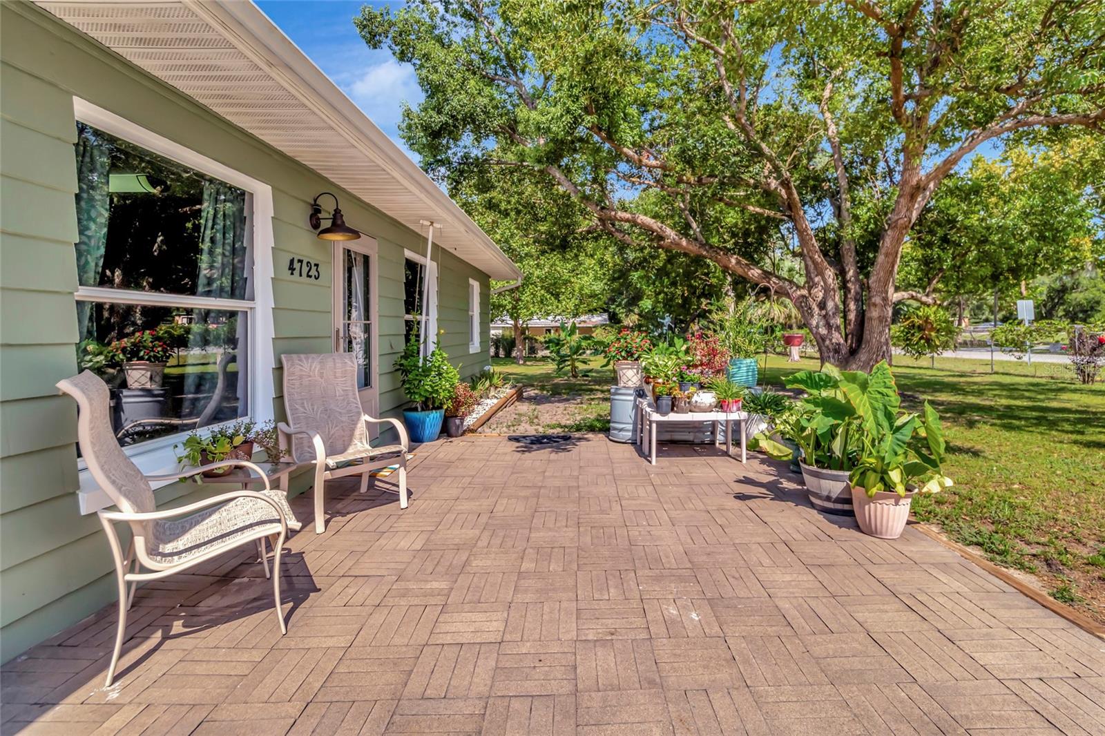Image 4 of 29 For 4723 Oak Street