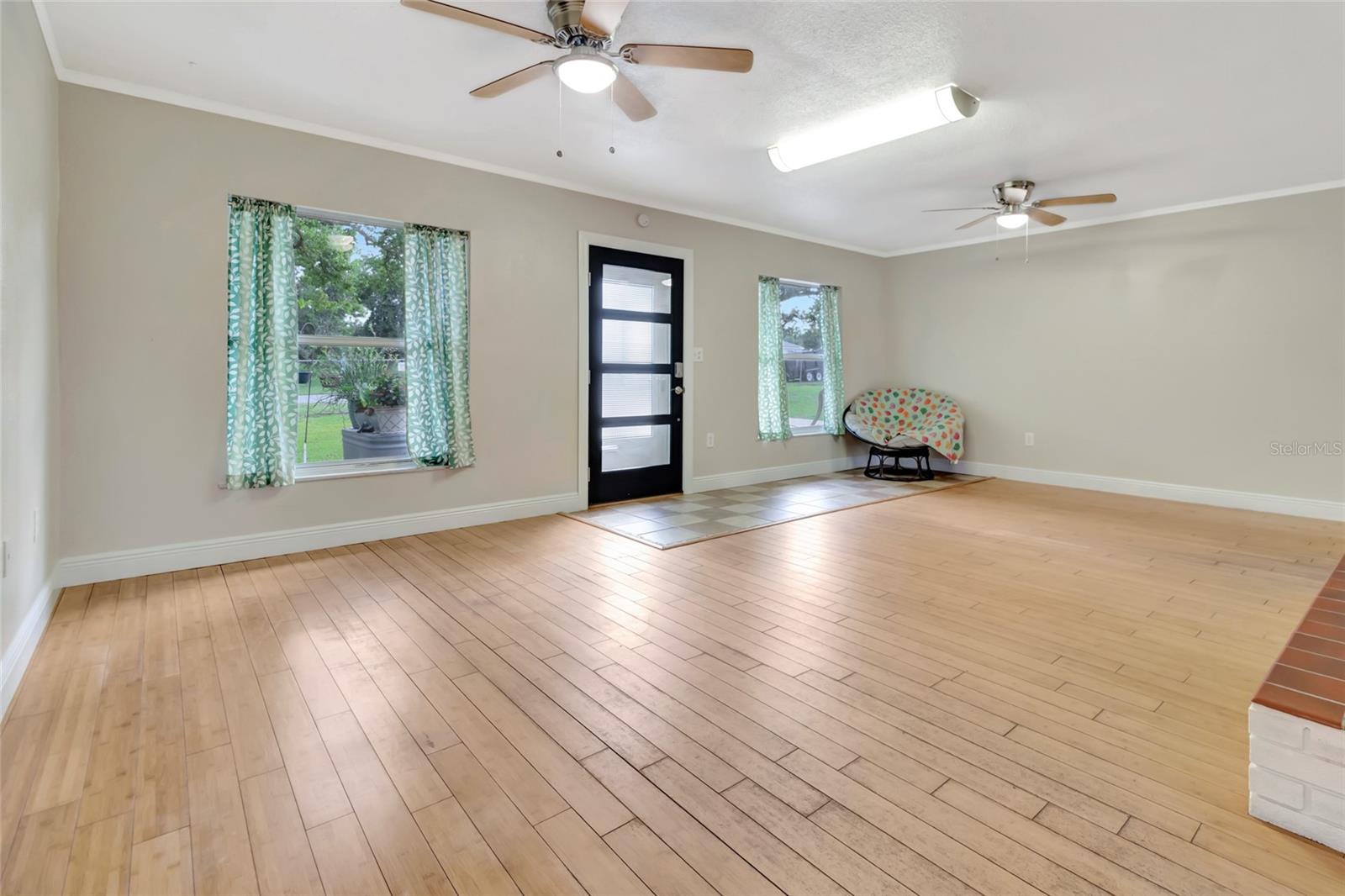 Image 9 of 29 For 4723 Oak Street