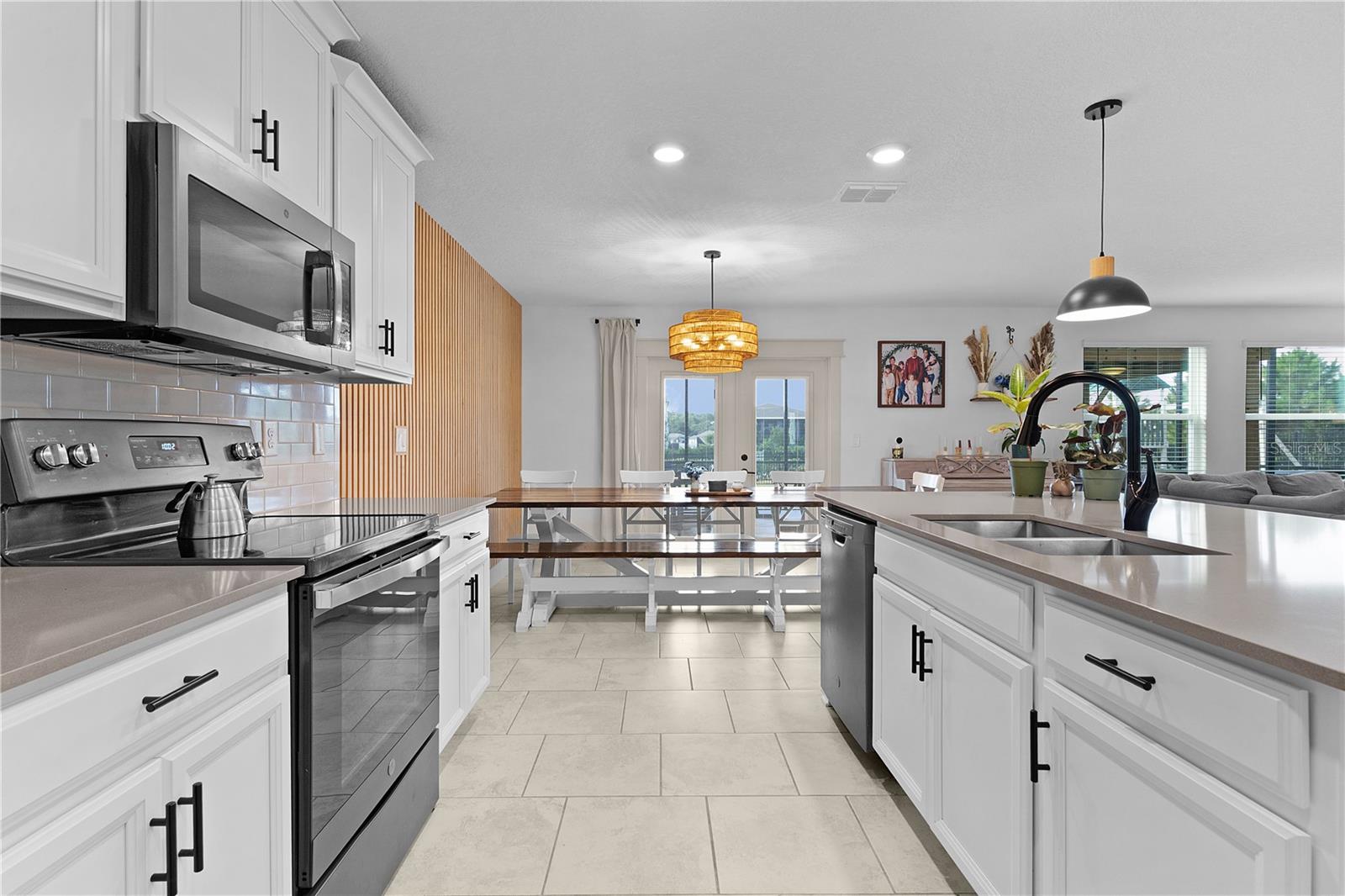 Image 8 of 57 For 5693 Alenlon Way