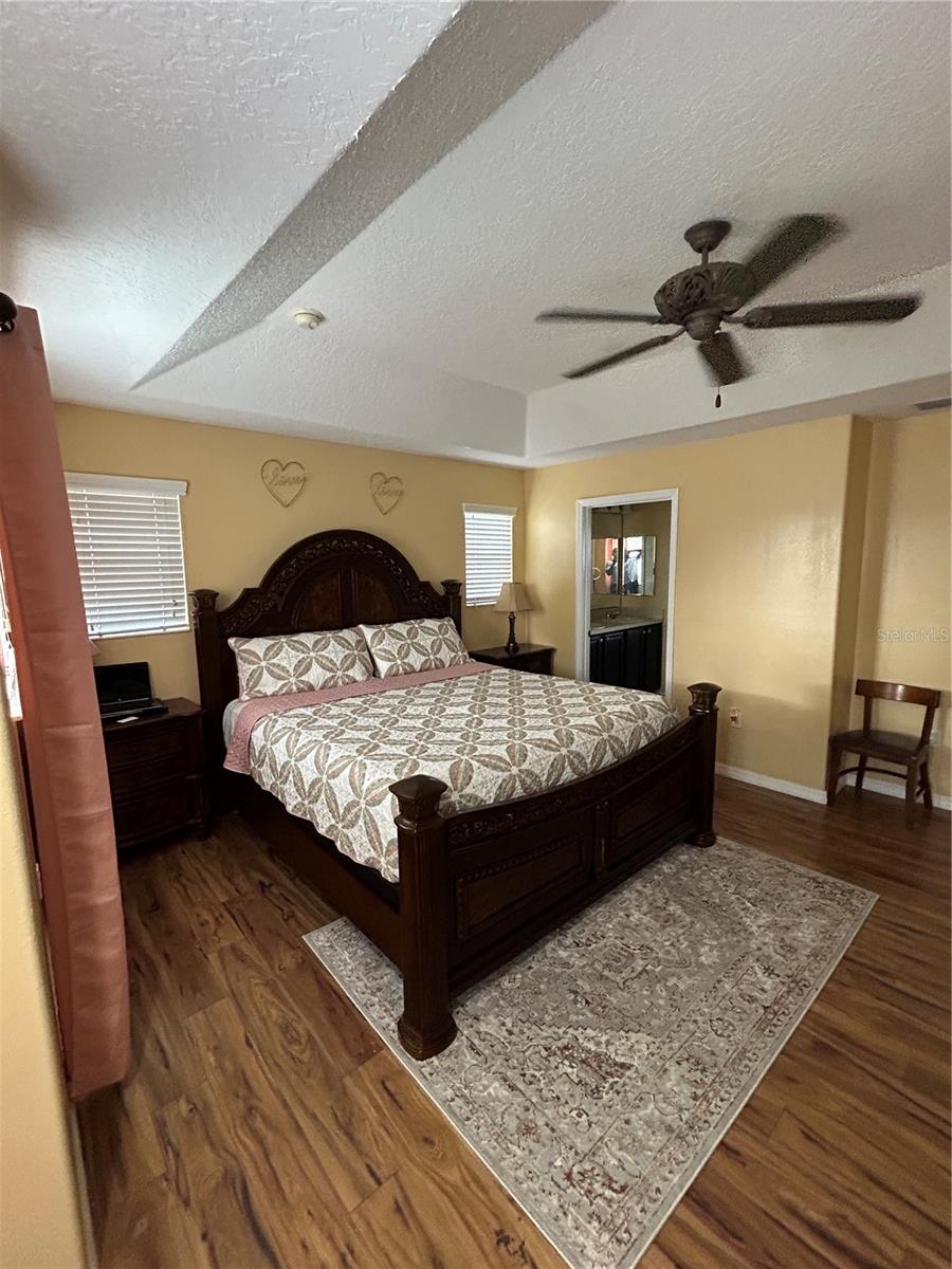 Image 32 of 52 For 413 Split Oak Court