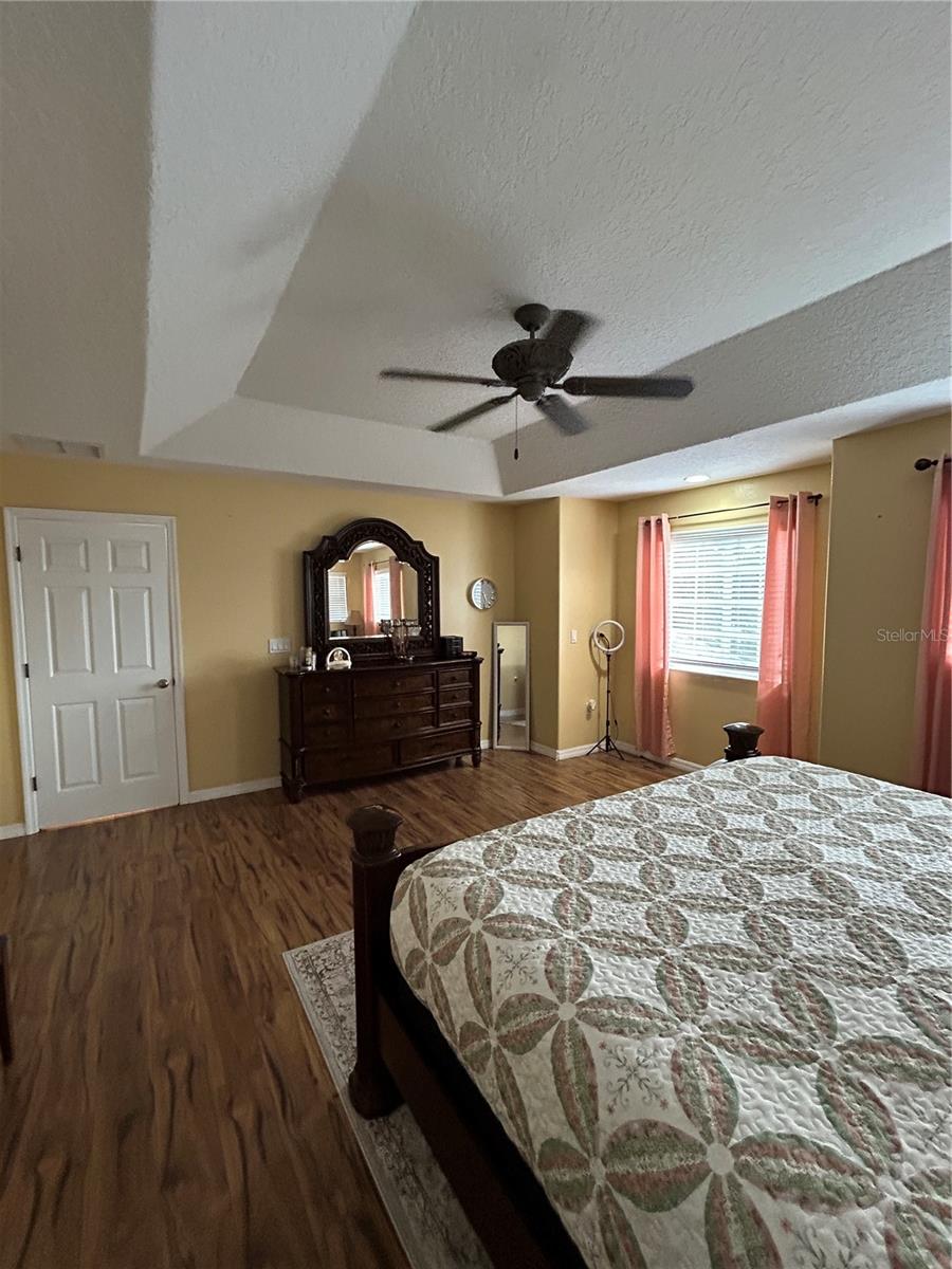 Image 33 of 52 For 413 Split Oak Court