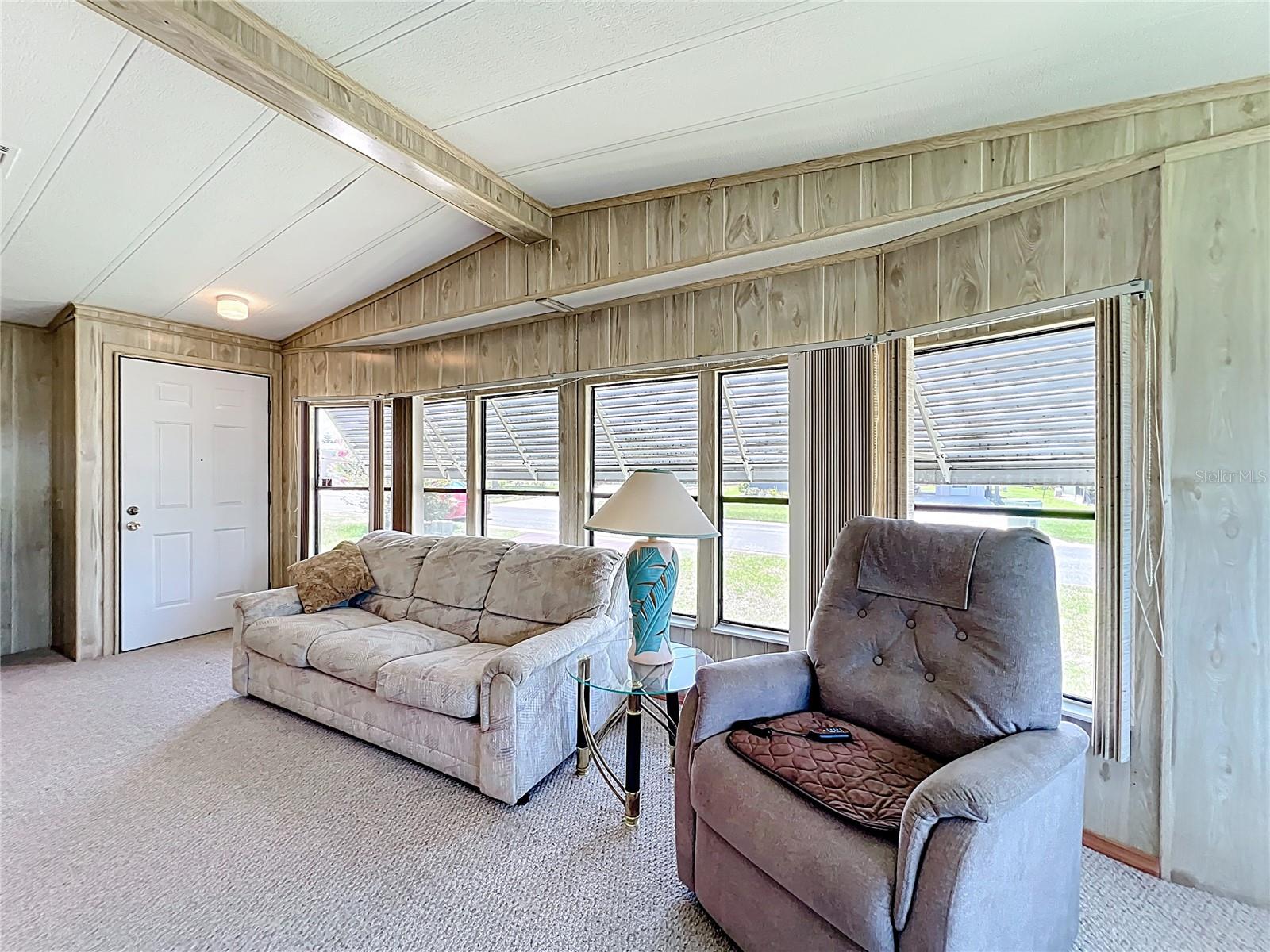Image 10 of 34 For 708 Coachman Drive