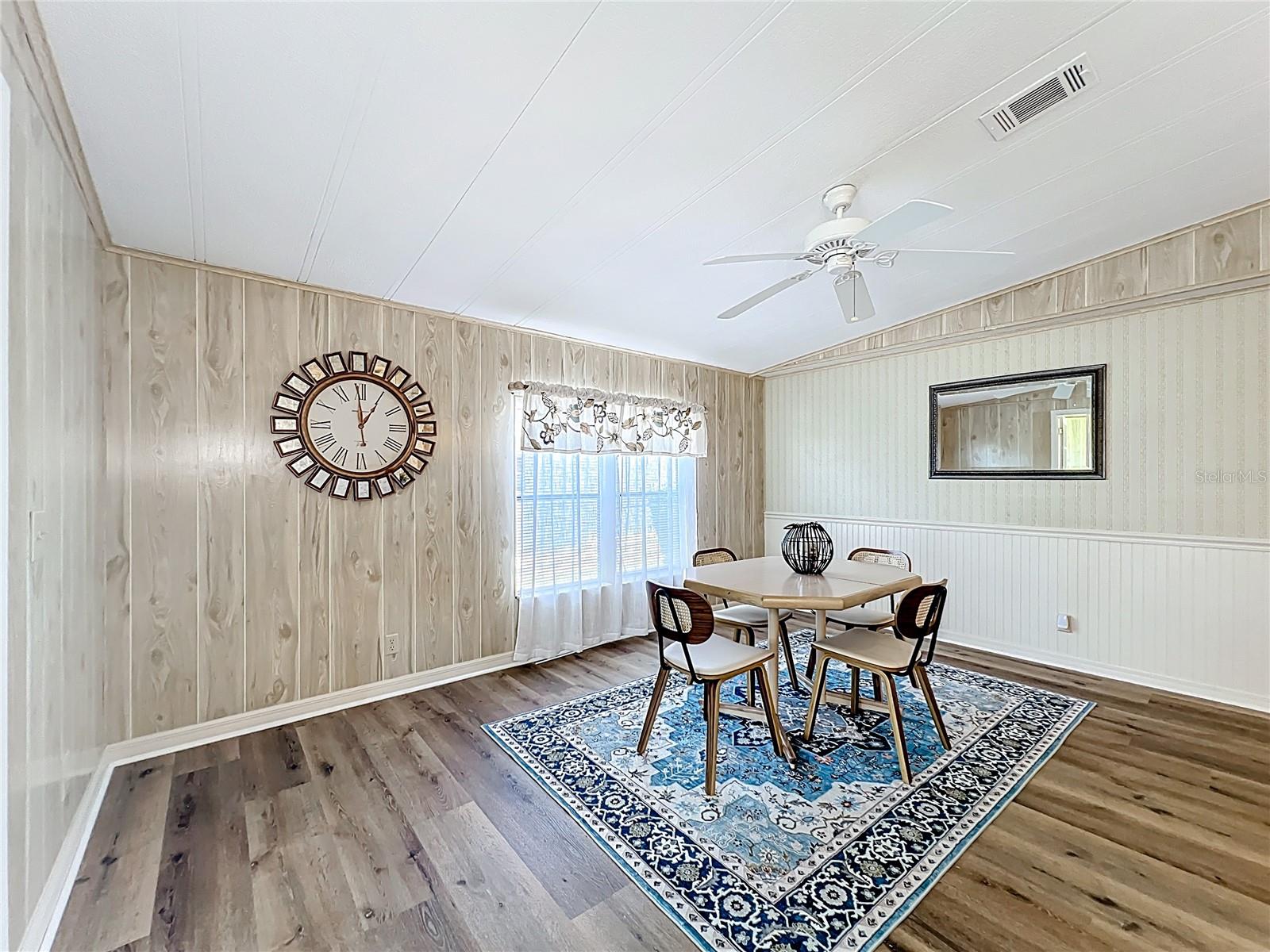 Image 11 of 34 For 708 Coachman Drive