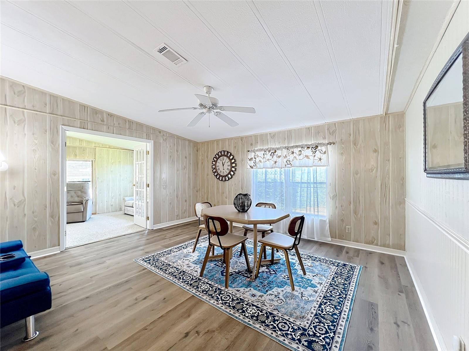 Image 14 of 34 For 708 Coachman Drive