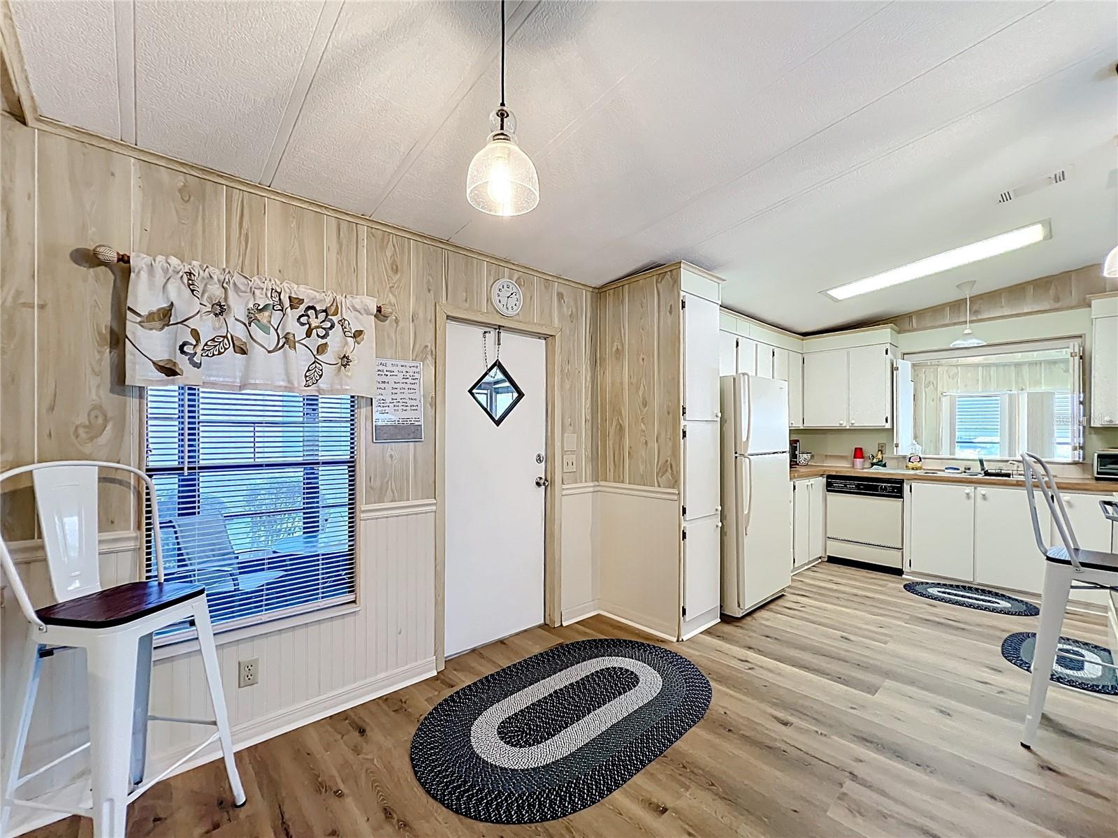 Image 15 of 34 For 708 Coachman Drive