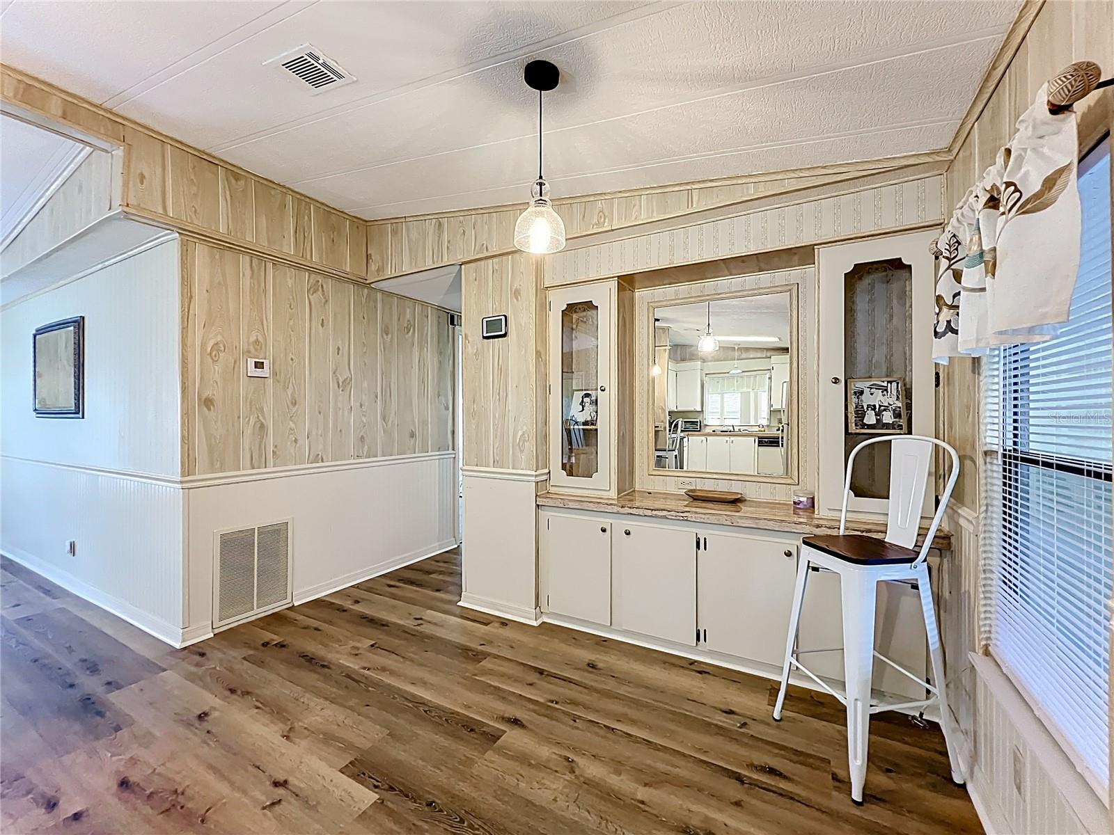 Image 17 of 34 For 708 Coachman Drive