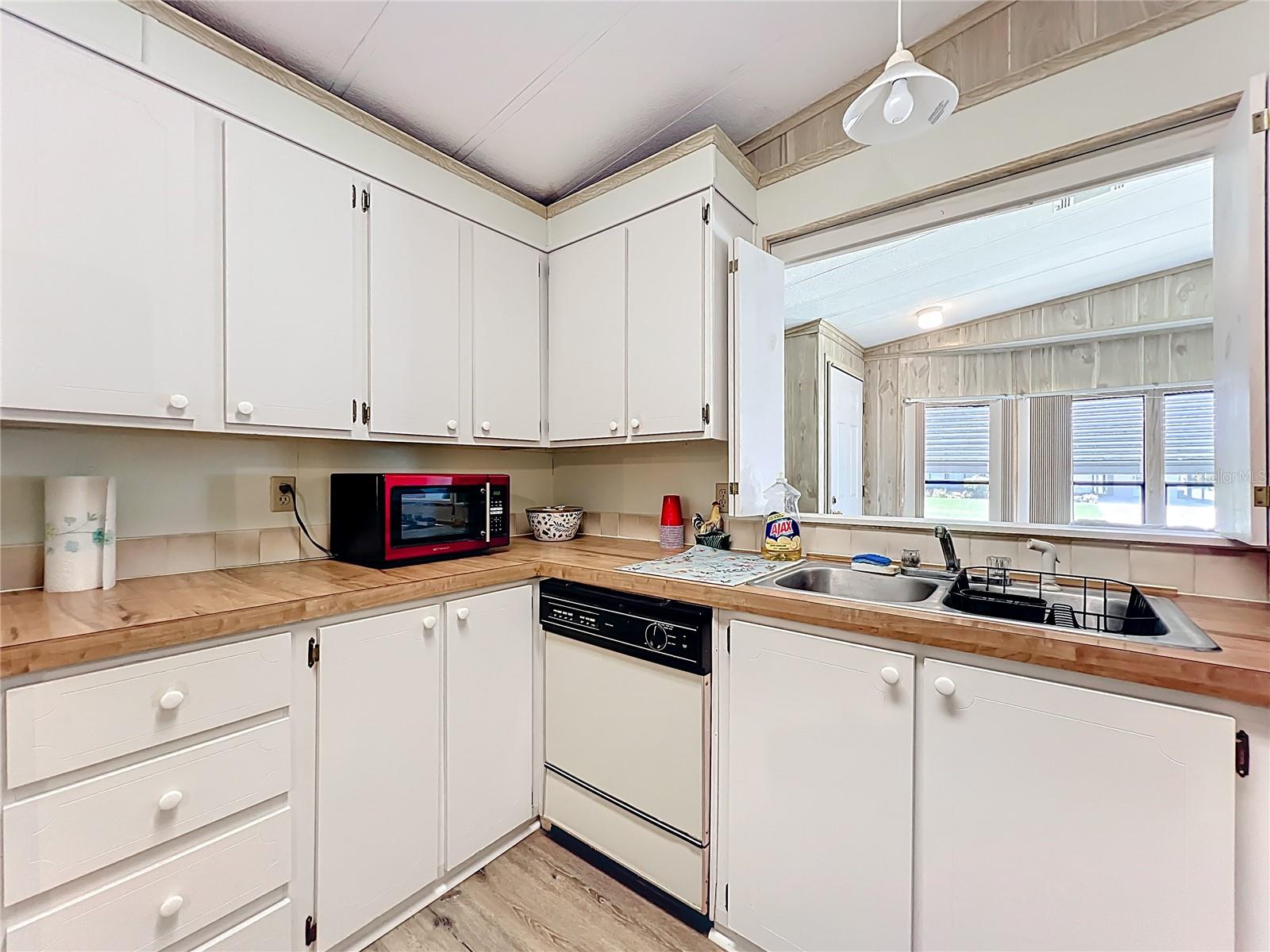 Image 20 of 34 For 708 Coachman Drive
