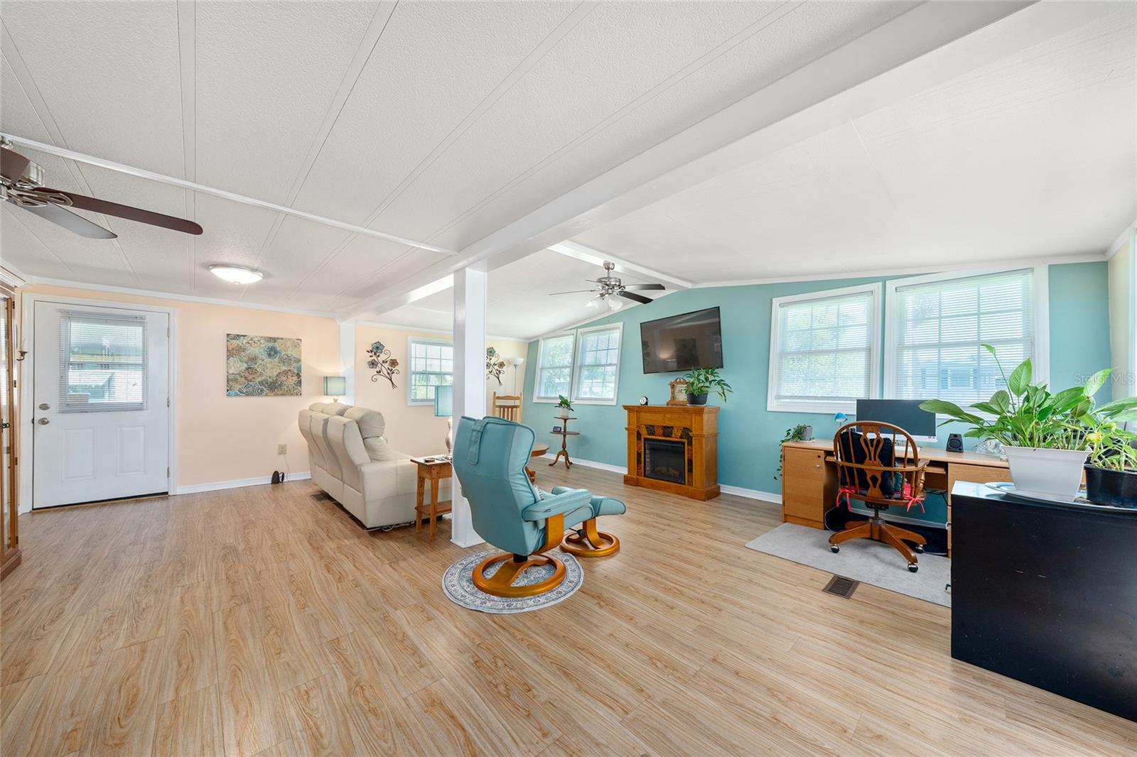 Image 4 of 34 For 2621 Carpenter Place