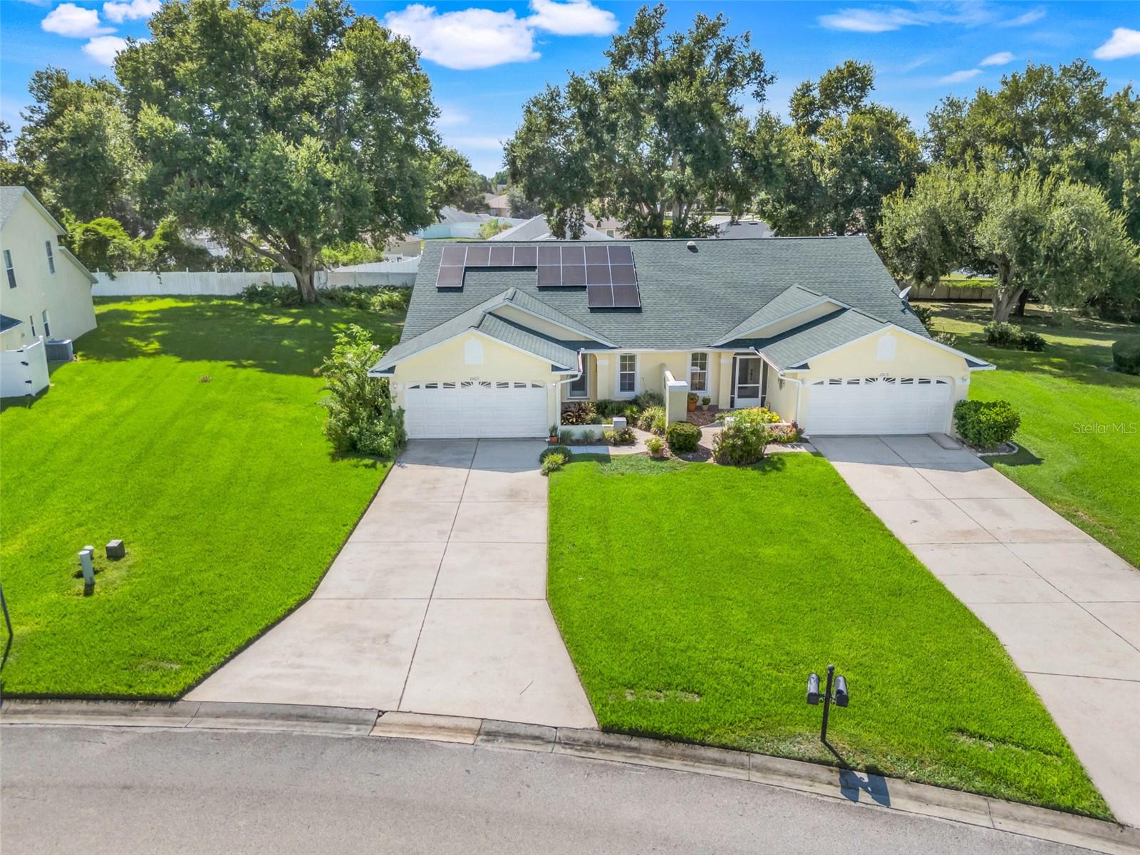 Image 4 of 33 For 8809 Courtyard Lane