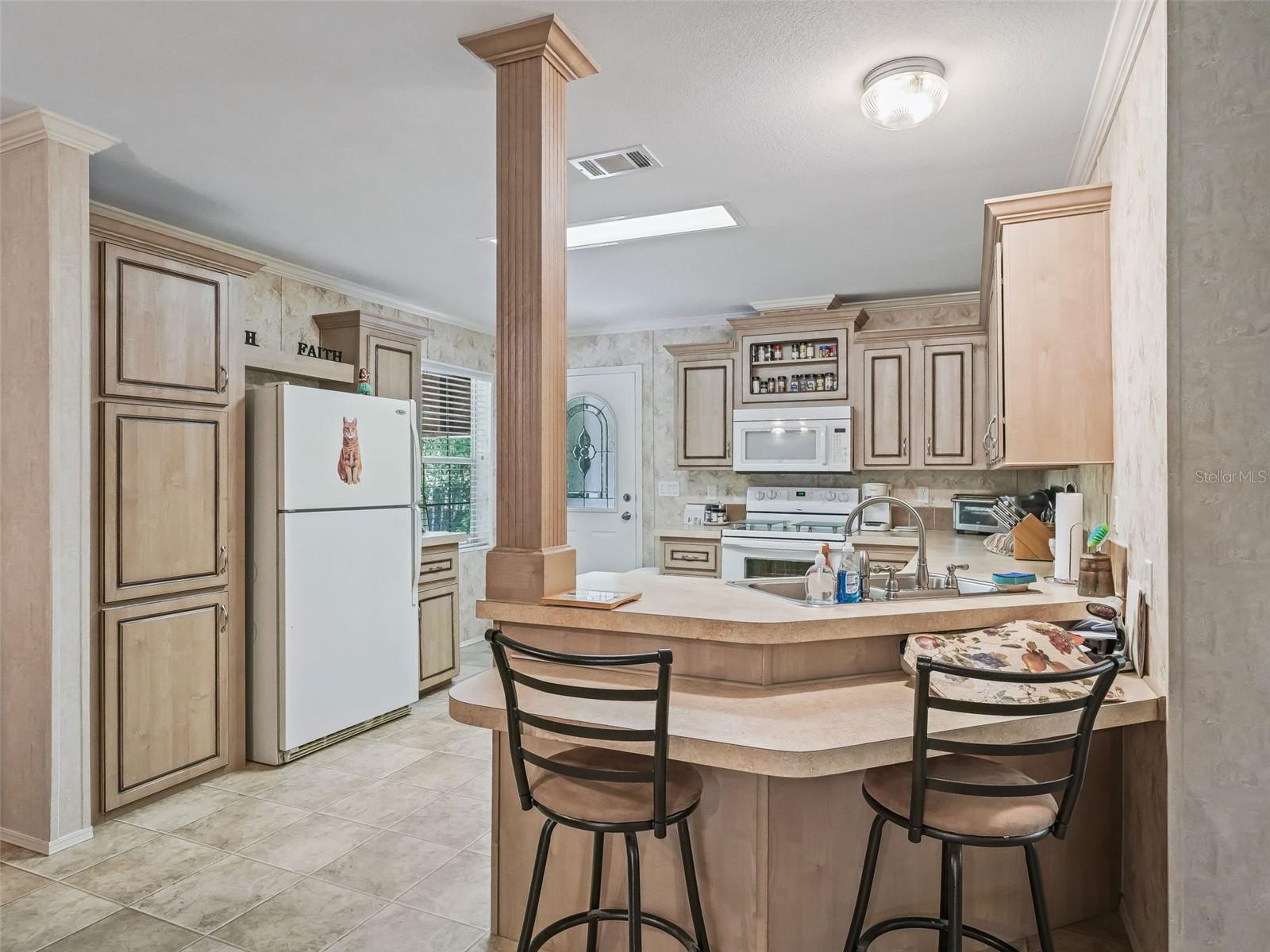 Image 13 of 34 For 4214 Joslyn Lane
