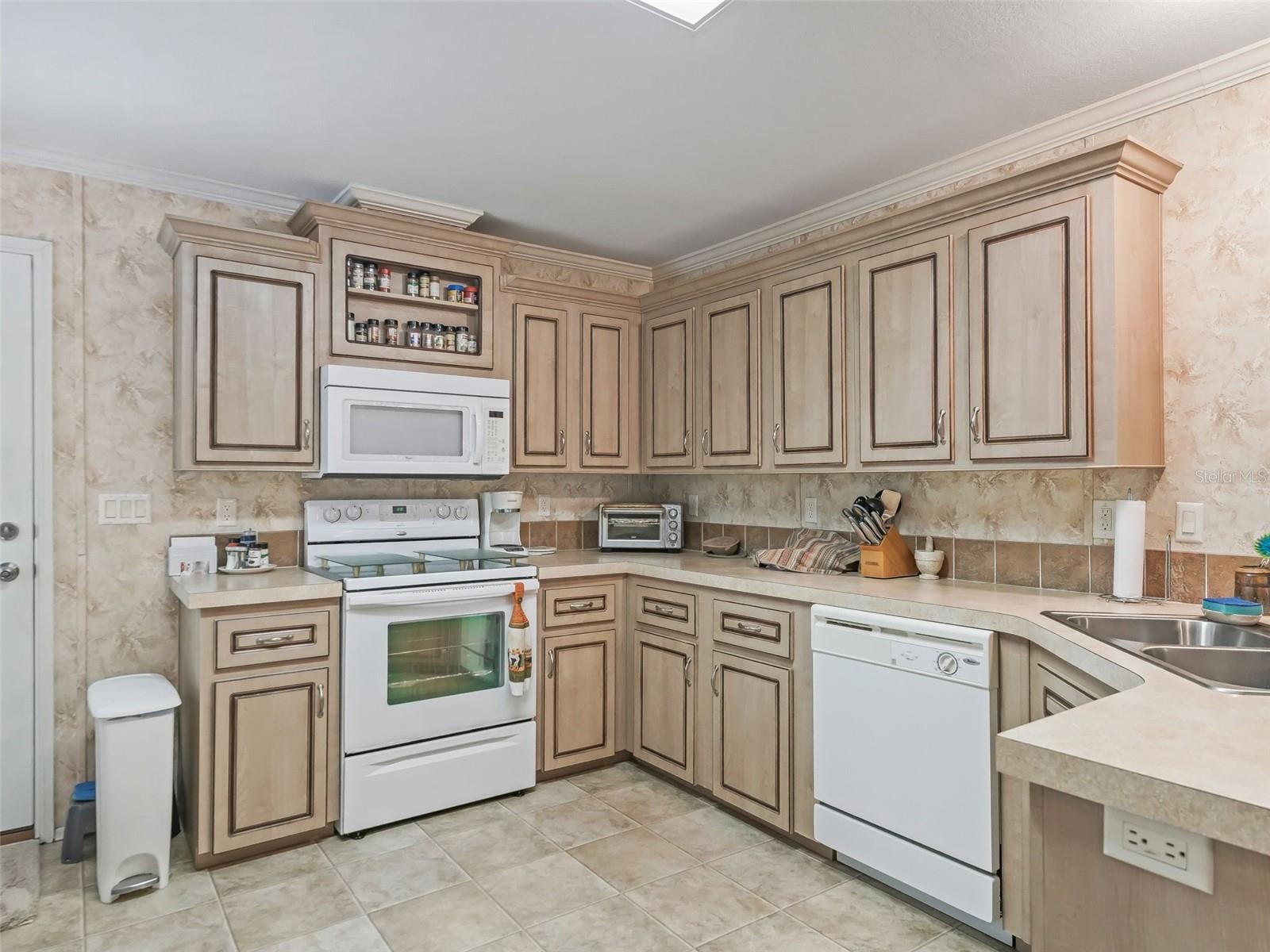 Image 14 of 34 For 4214 Joslyn Lane