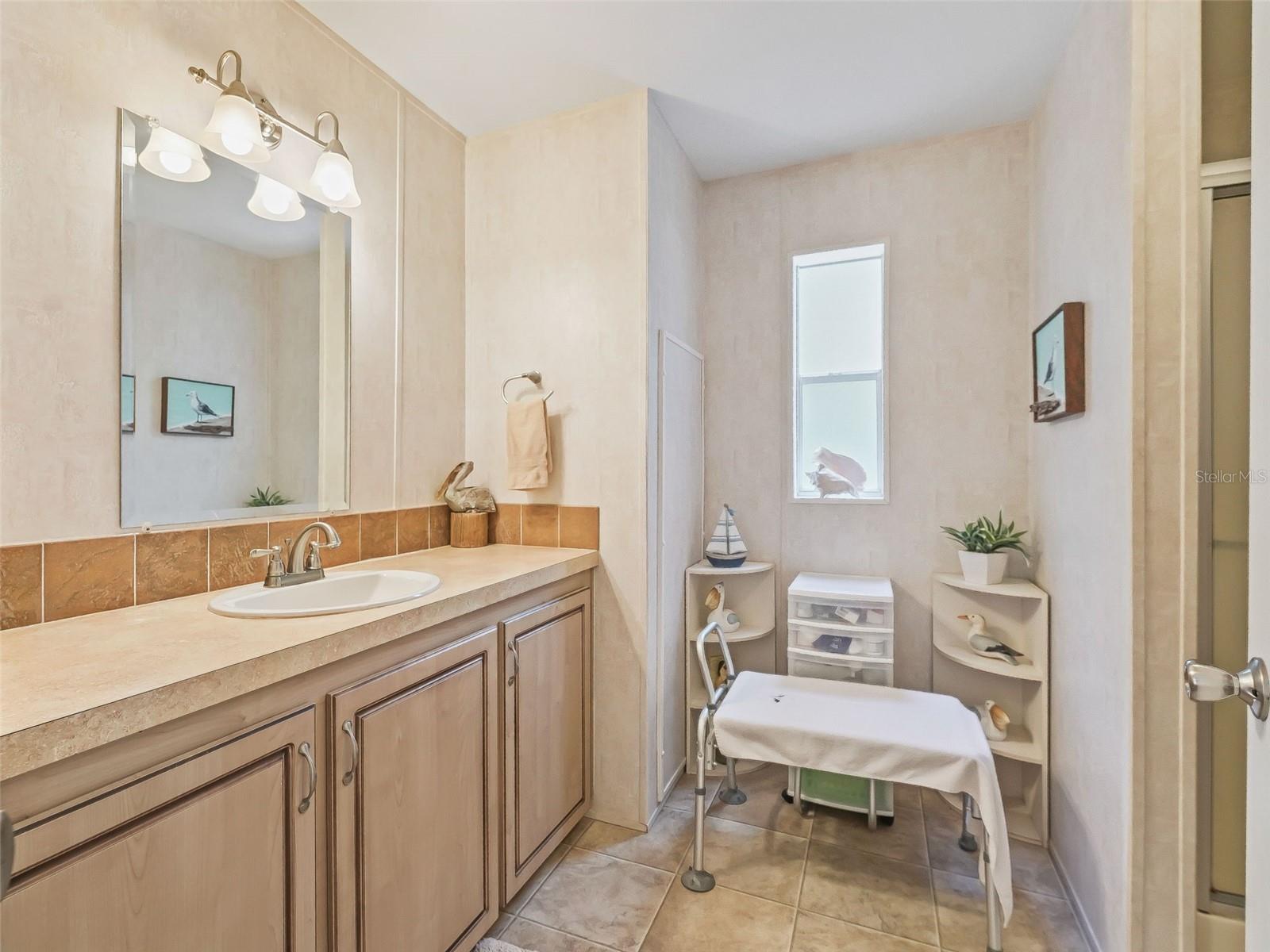 Image 22 of 34 For 4214 Joslyn Lane