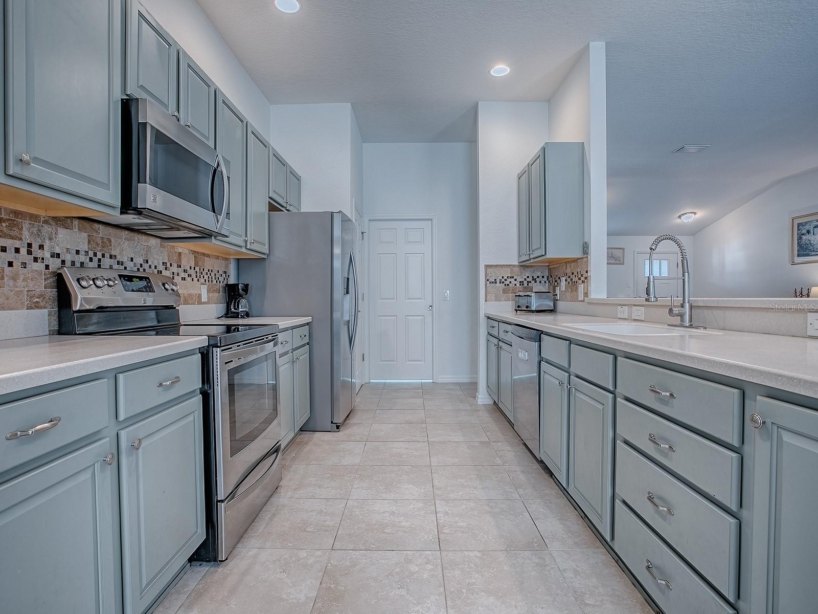 Image 12 of 49 For 10010 Lake Miona Way