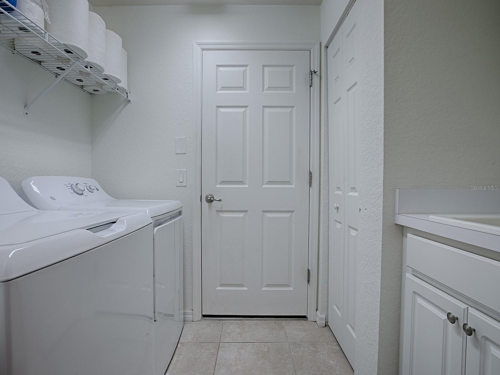 Image 17 of 49 For 10010 Lake Miona Way