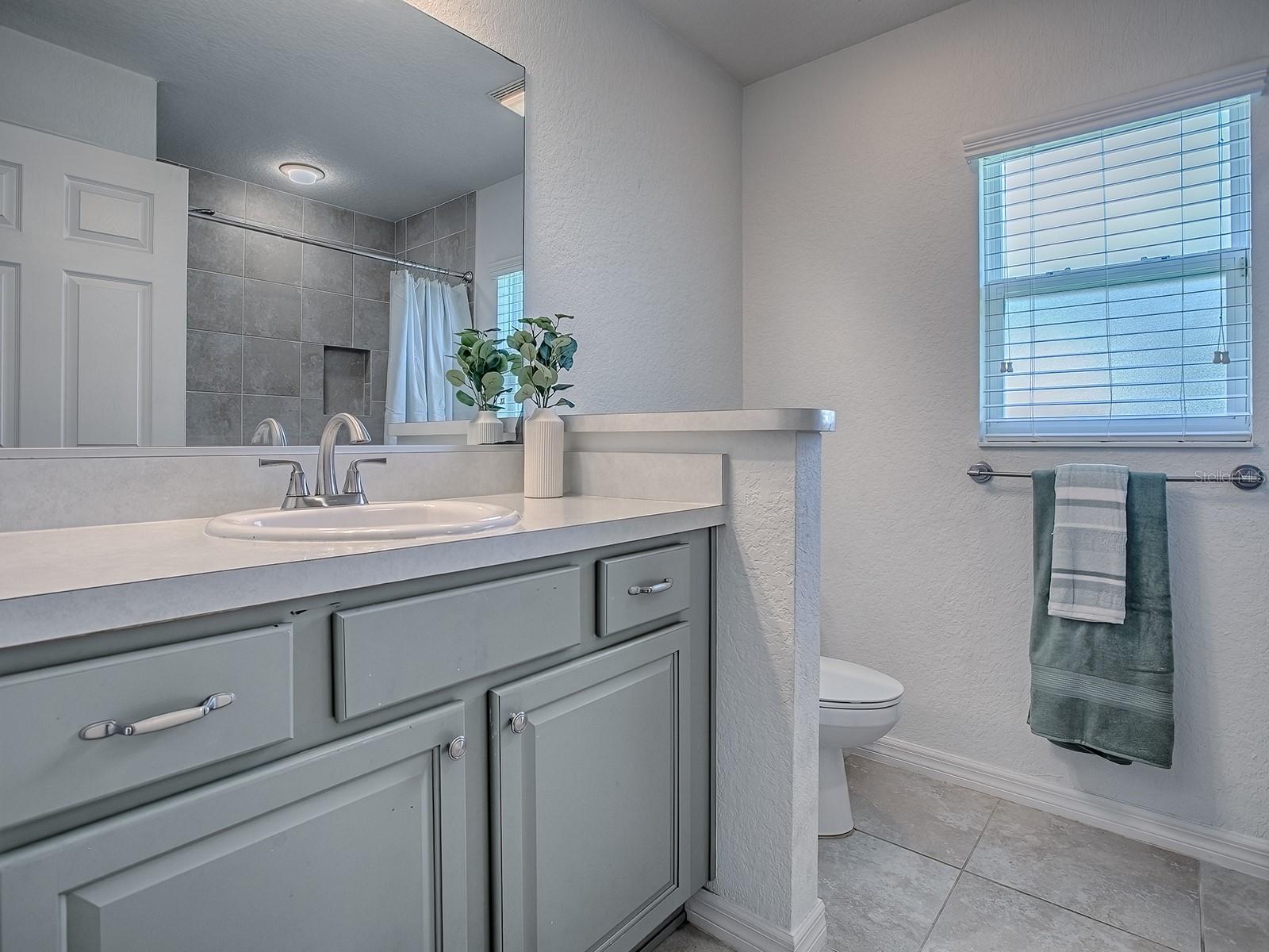 Image 20 of 49 For 10010 Lake Miona Way
