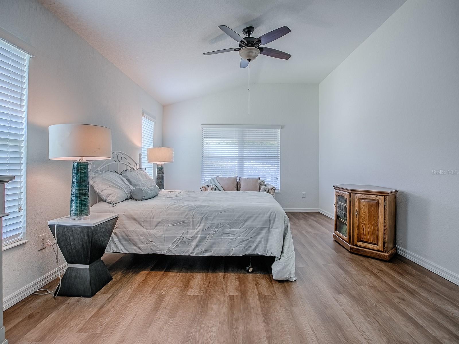 Image 24 of 49 For 10010 Lake Miona Way